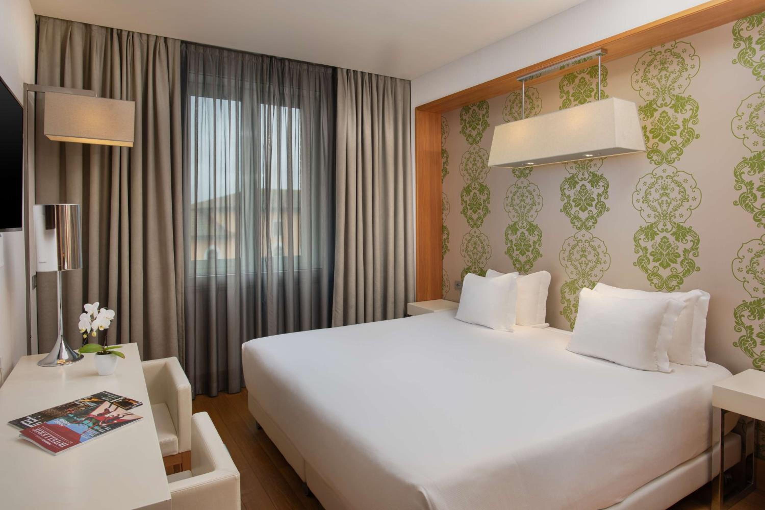 Superior Double Or Twin Room Free Parking - Photo 1
