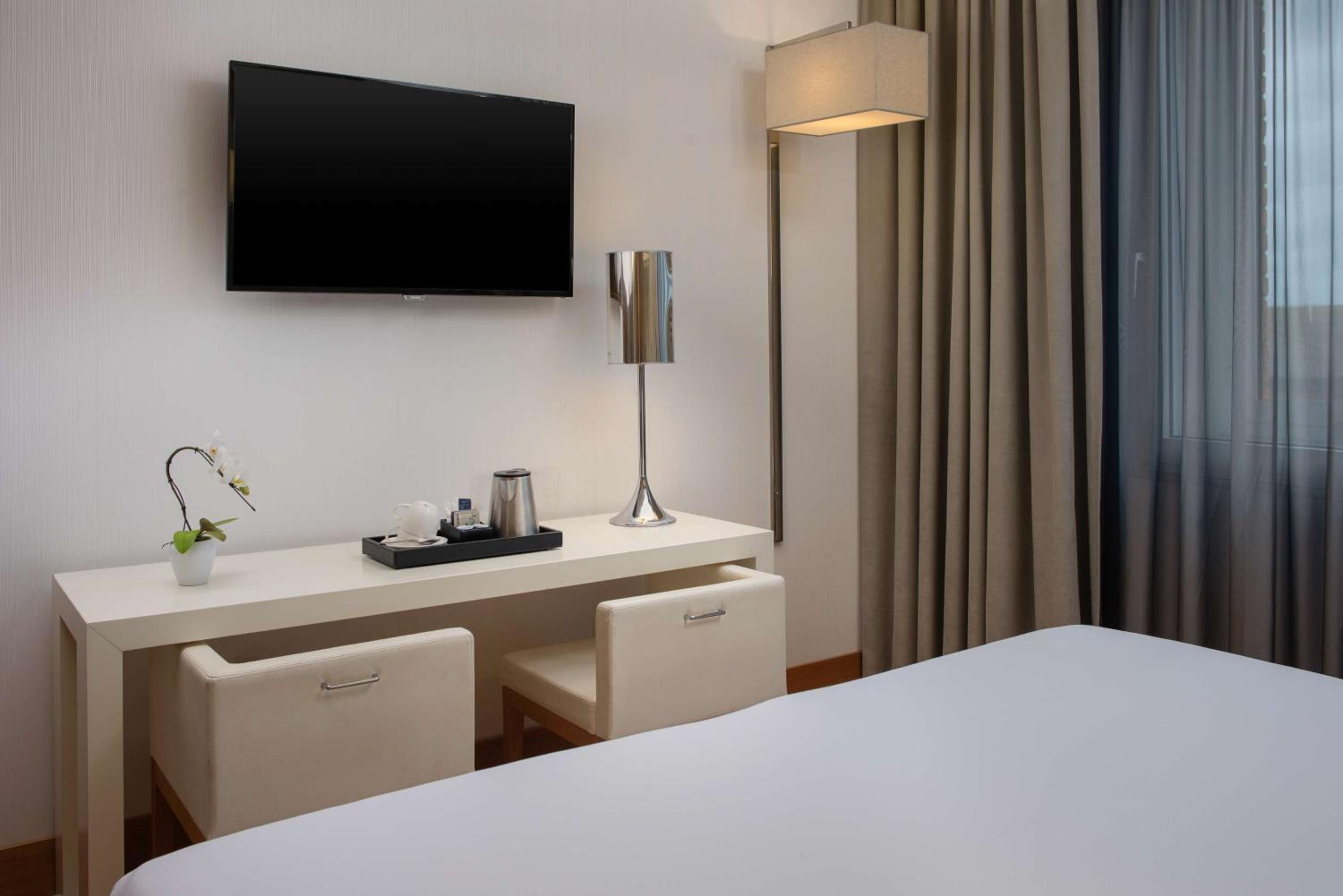Superior Double Or Twin Room Free Parking - Photo 4