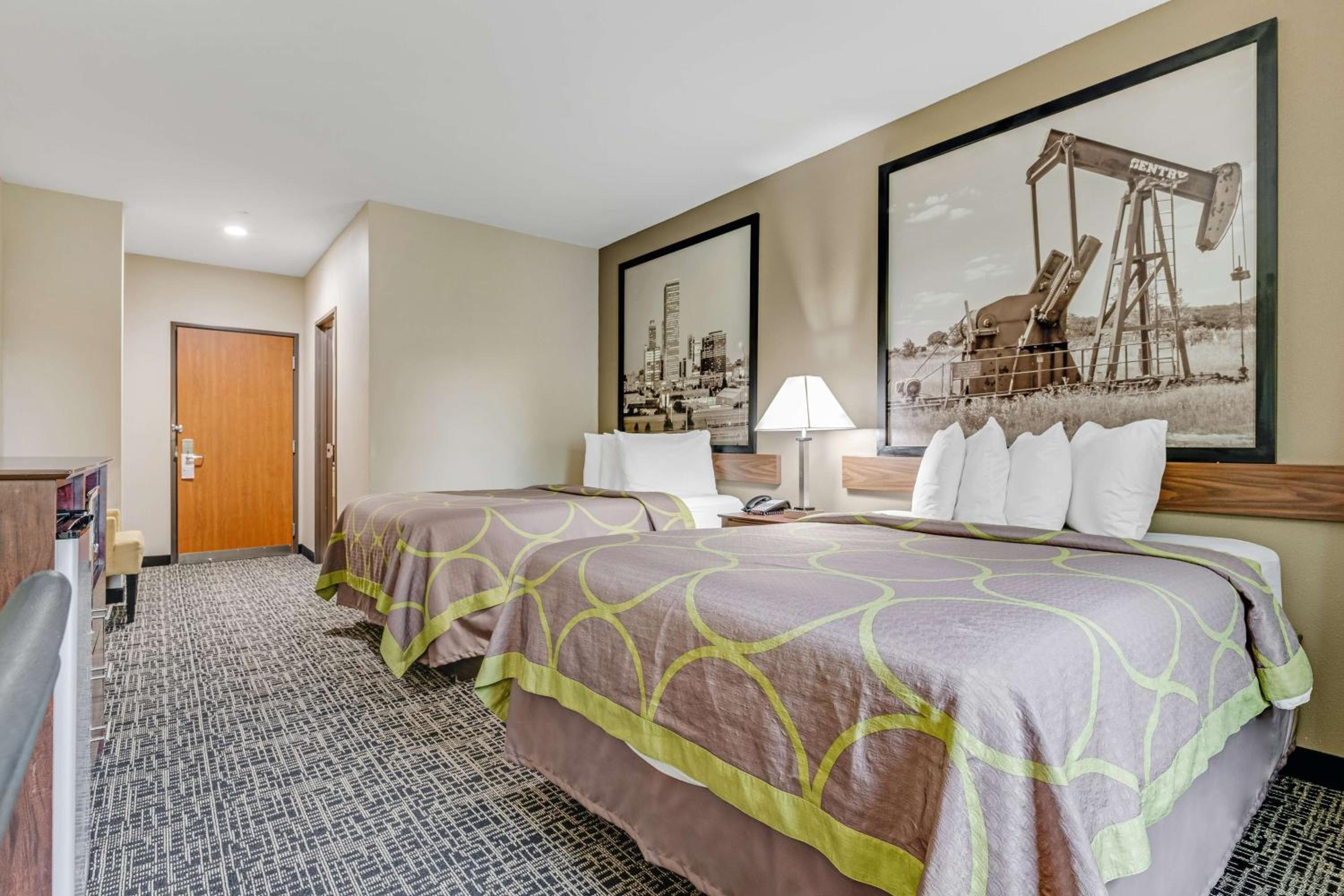 Queen Room with Two Queen Beds and Roll-In Shower - Disability Access/Non-Smoking