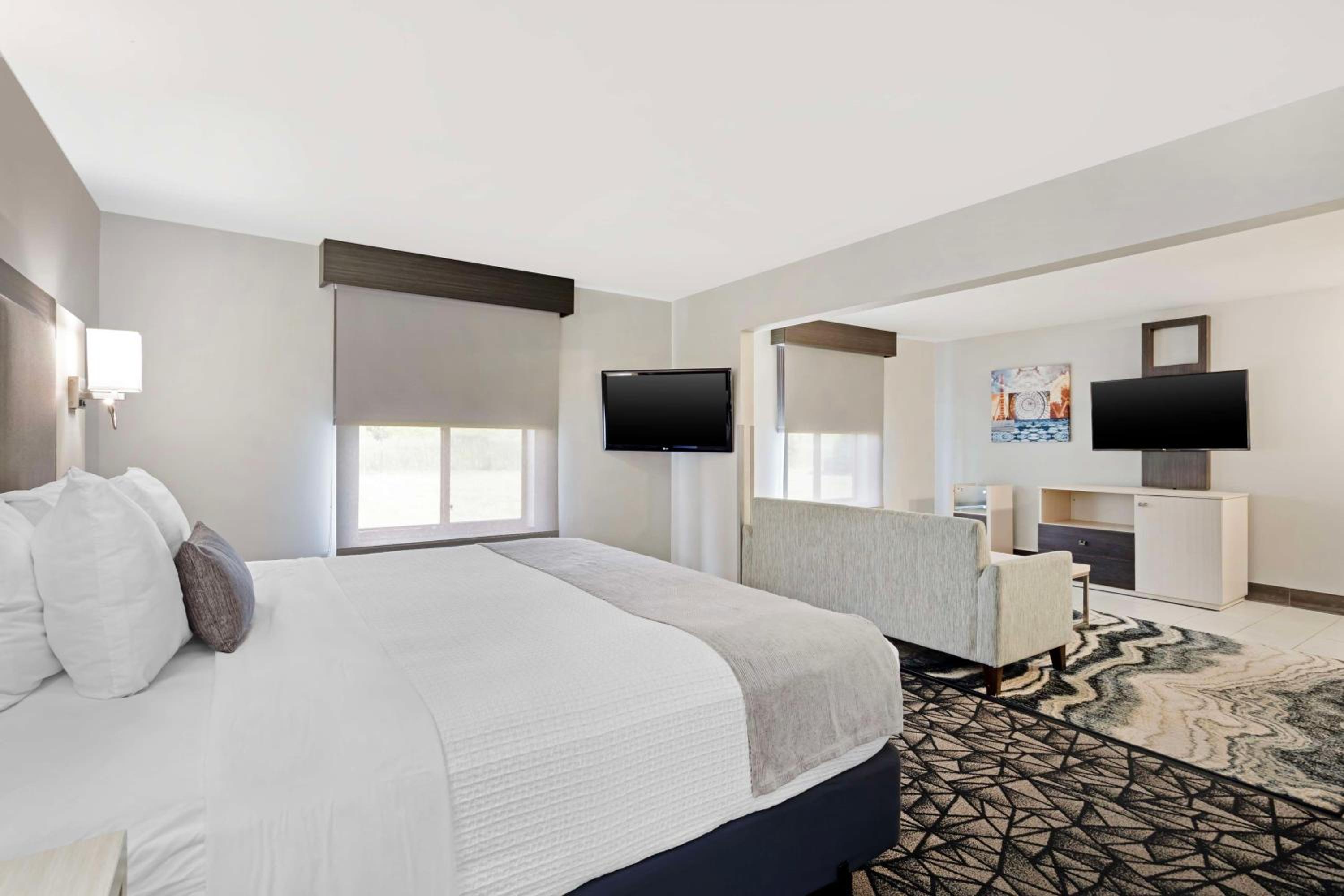 King Suite - Non Smoking - Photo 2