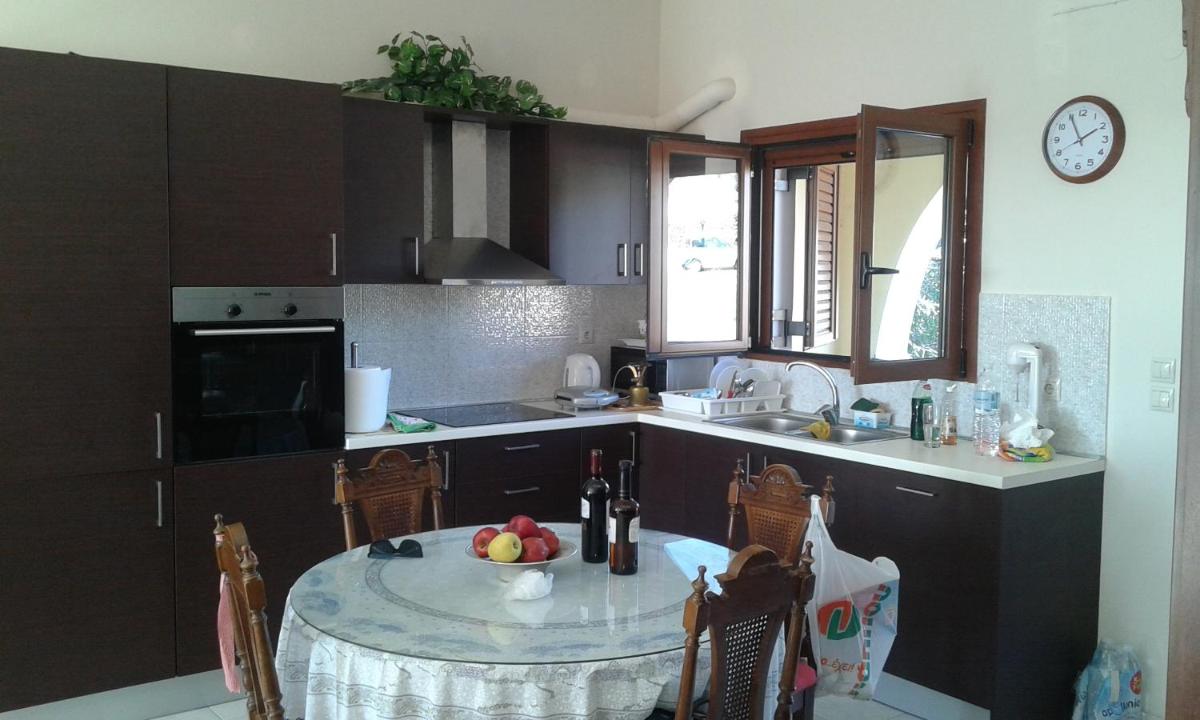 Three-Bedroom Villa photo 3