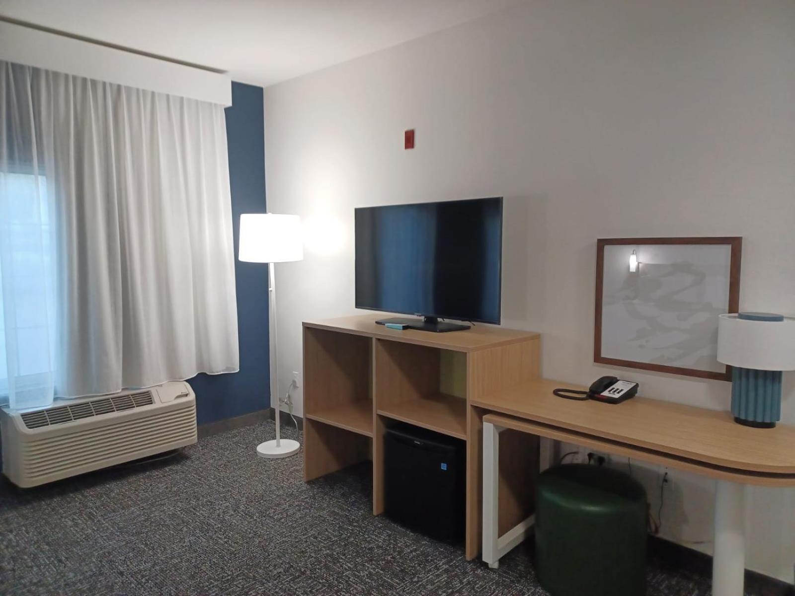 King Room with Roll-In Shower - Mobility and Hearing Access photo 1