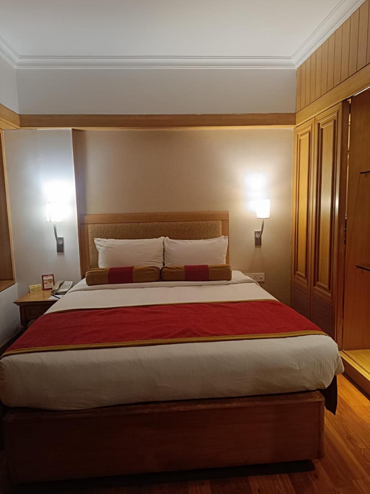 “Day Use Room (10am to 6pm) - Mandatory check out at 6pm - No Night stay allowed -Multiple days stay not allowed” photo 1