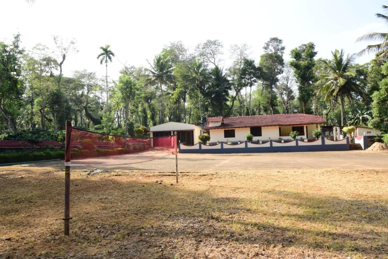 Four-Bedroom House photo 2