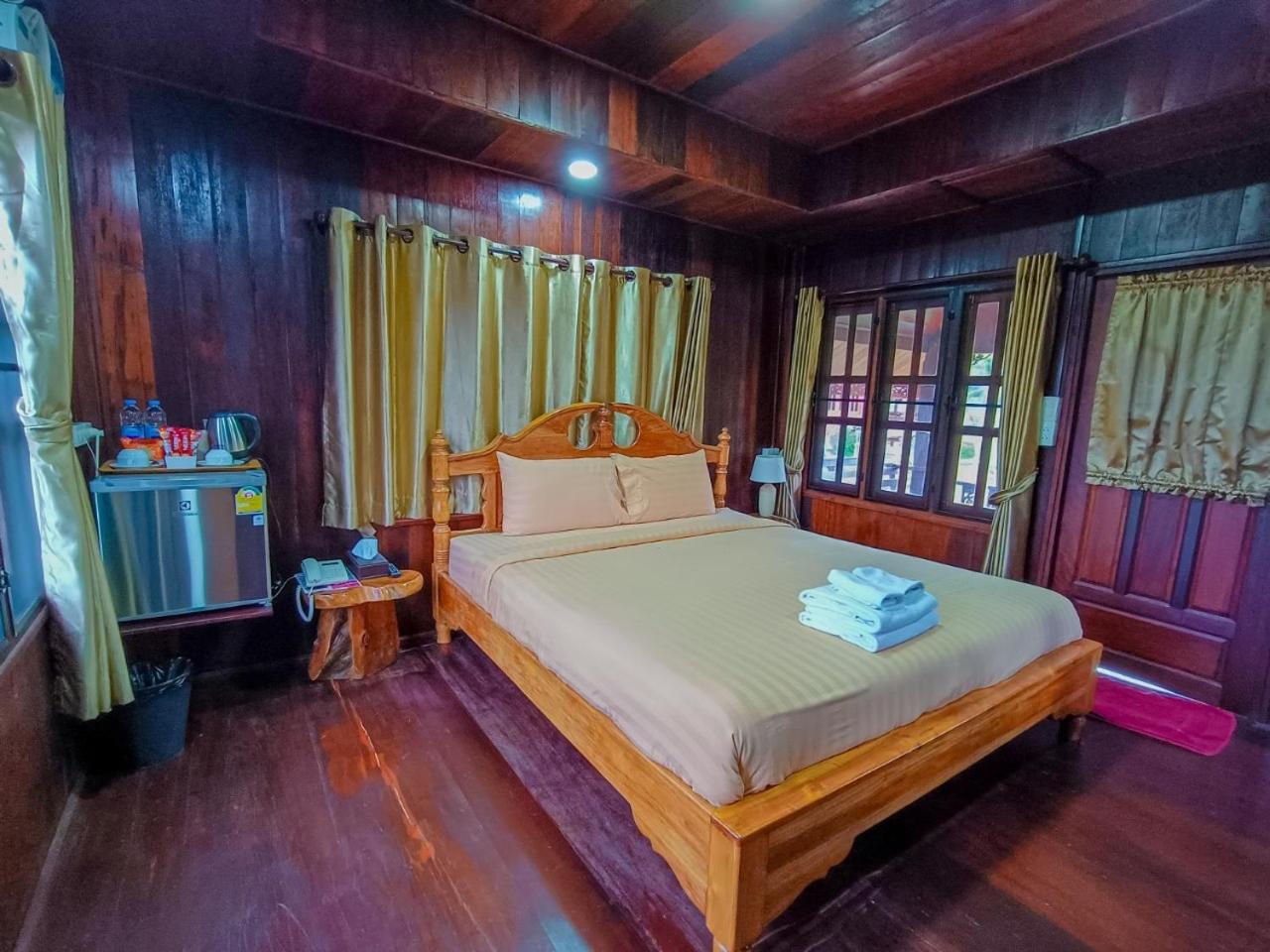 Queen Room with Garden View - Photo 1