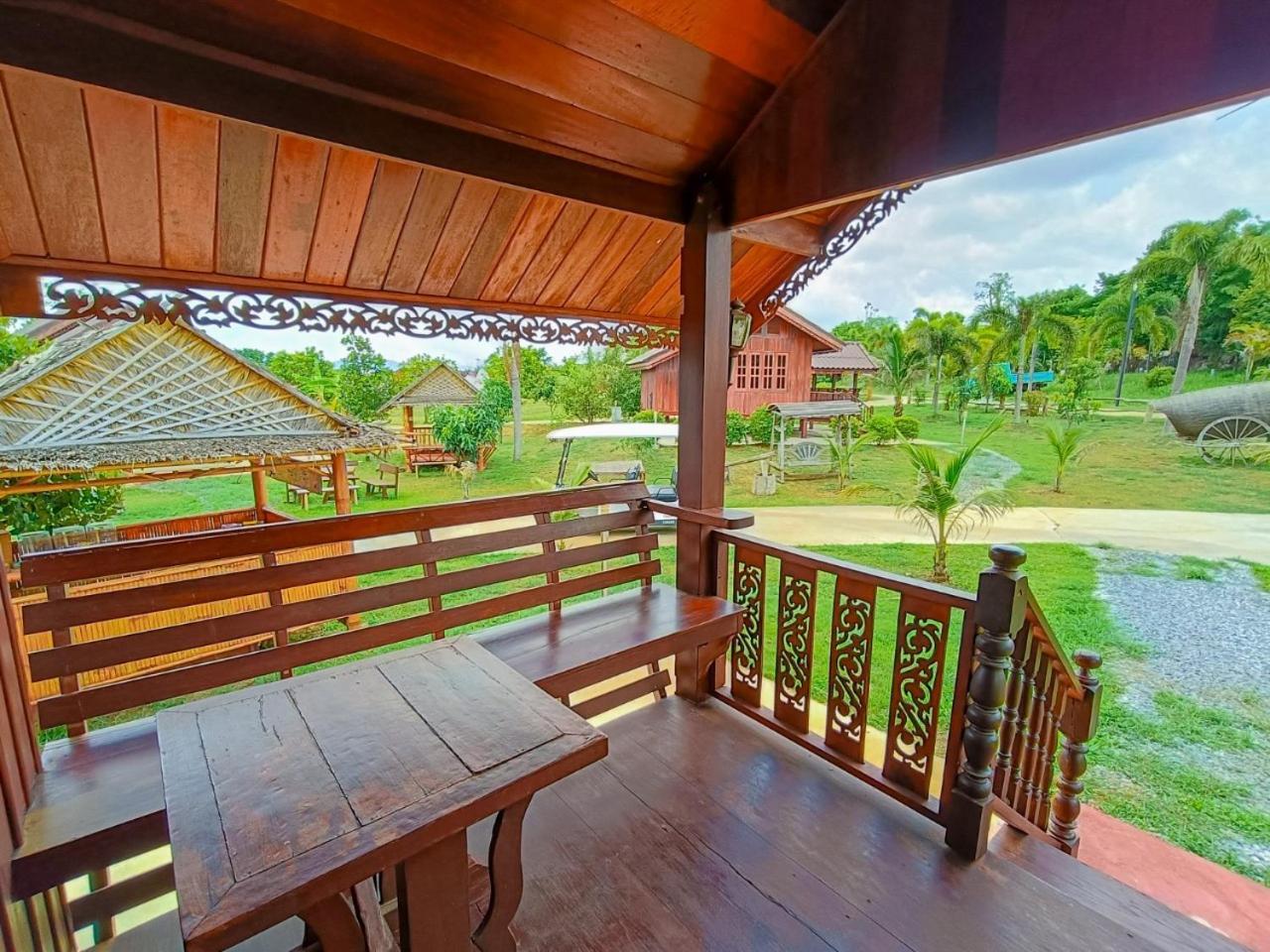 Queen Room with Garden View - Photo 9