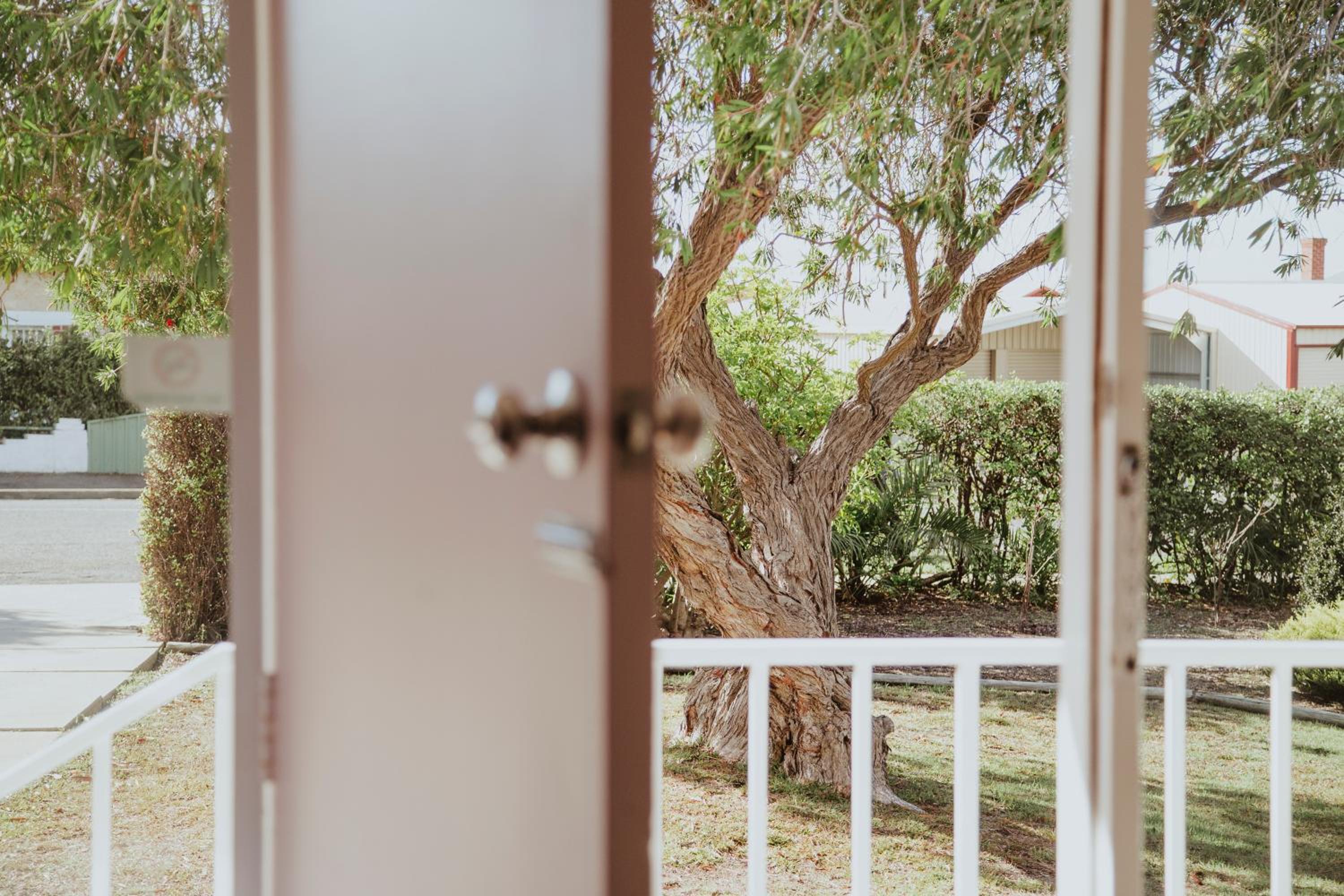 Motel Room With Garden View photo 3