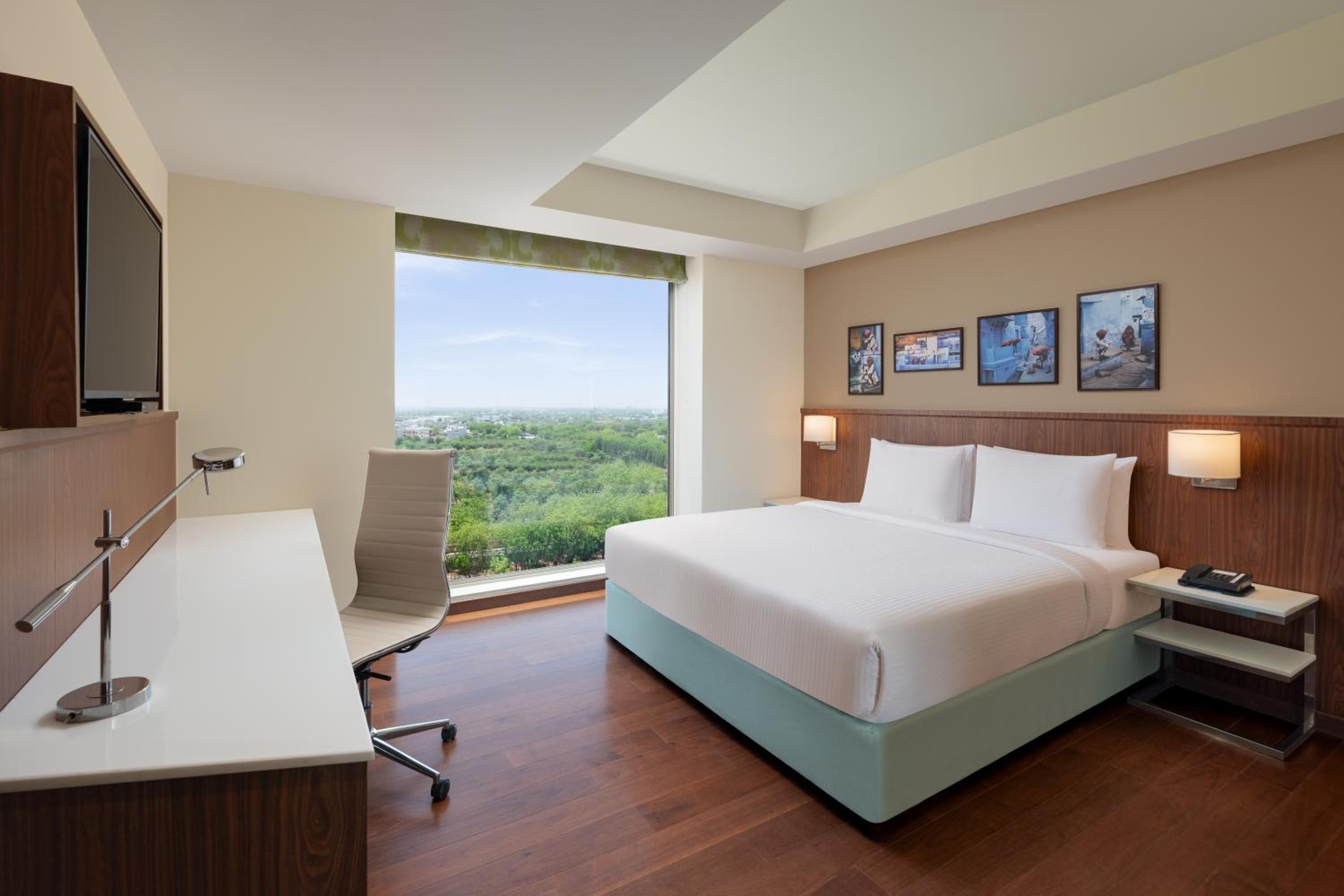 Fairfield One-Bedroom King Suite with City View