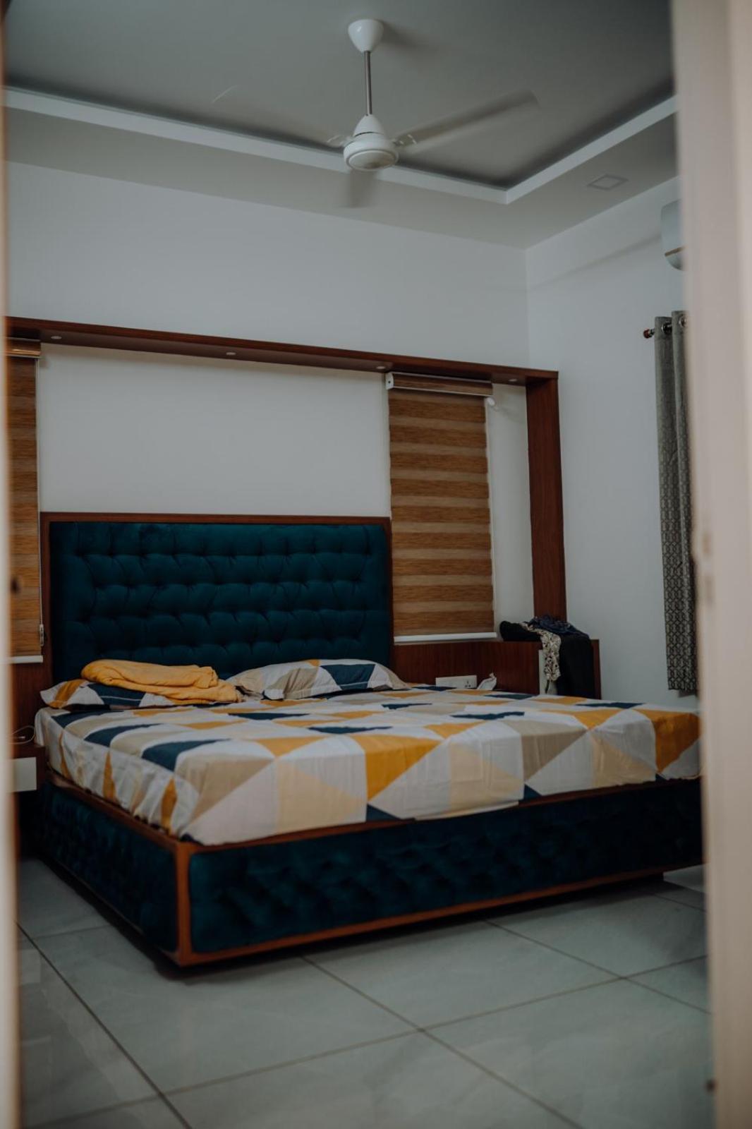 Three-Bedroom Apartment photo 2