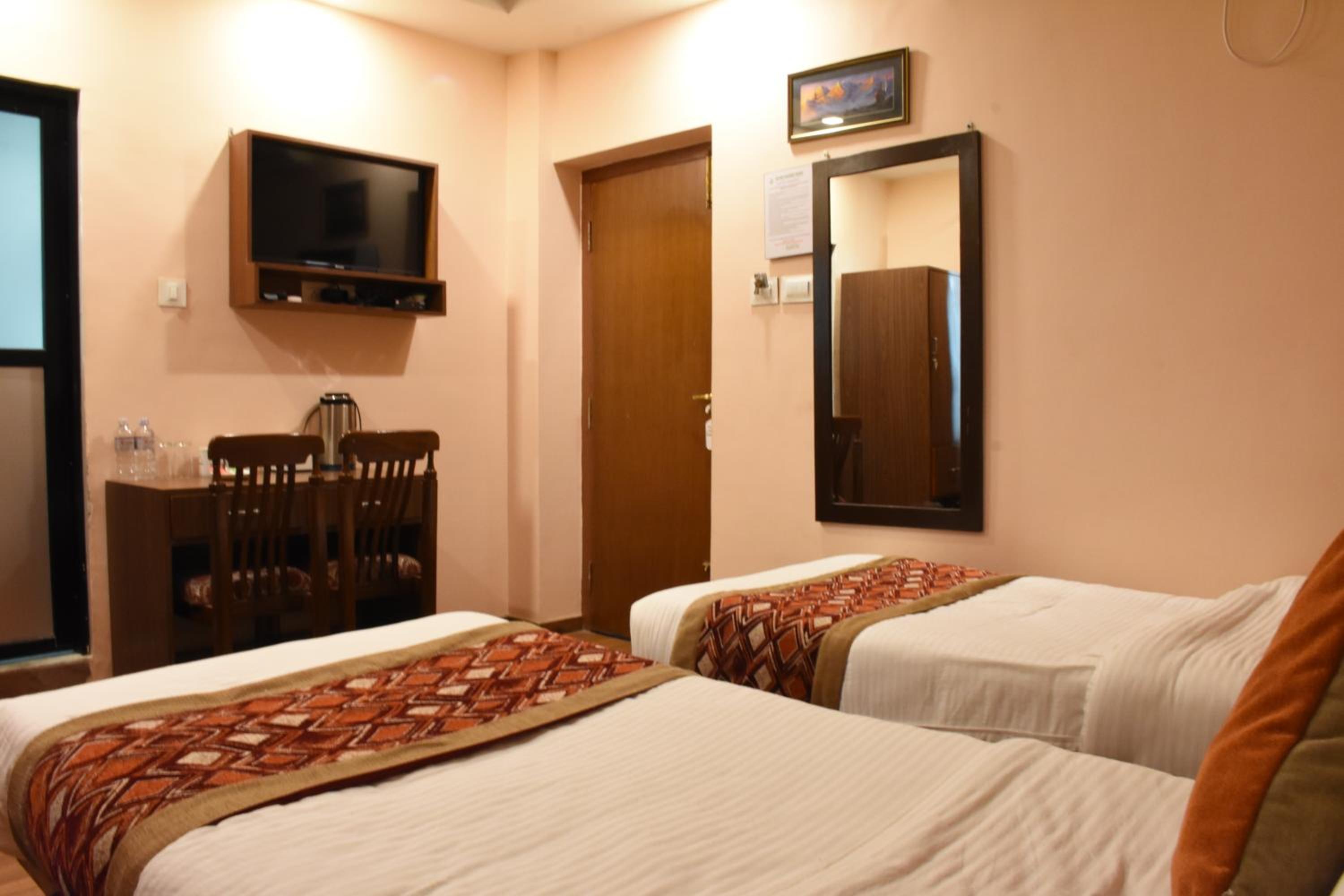 Deluxe Double Or Twin Room photo 2