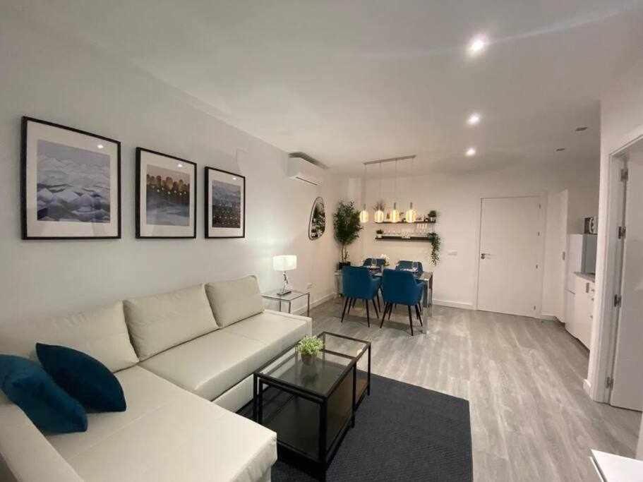 One-Bedroom Apartment photo 2