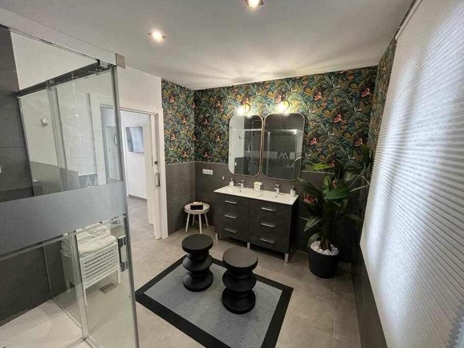 One-Bedroom Apartment photo 3