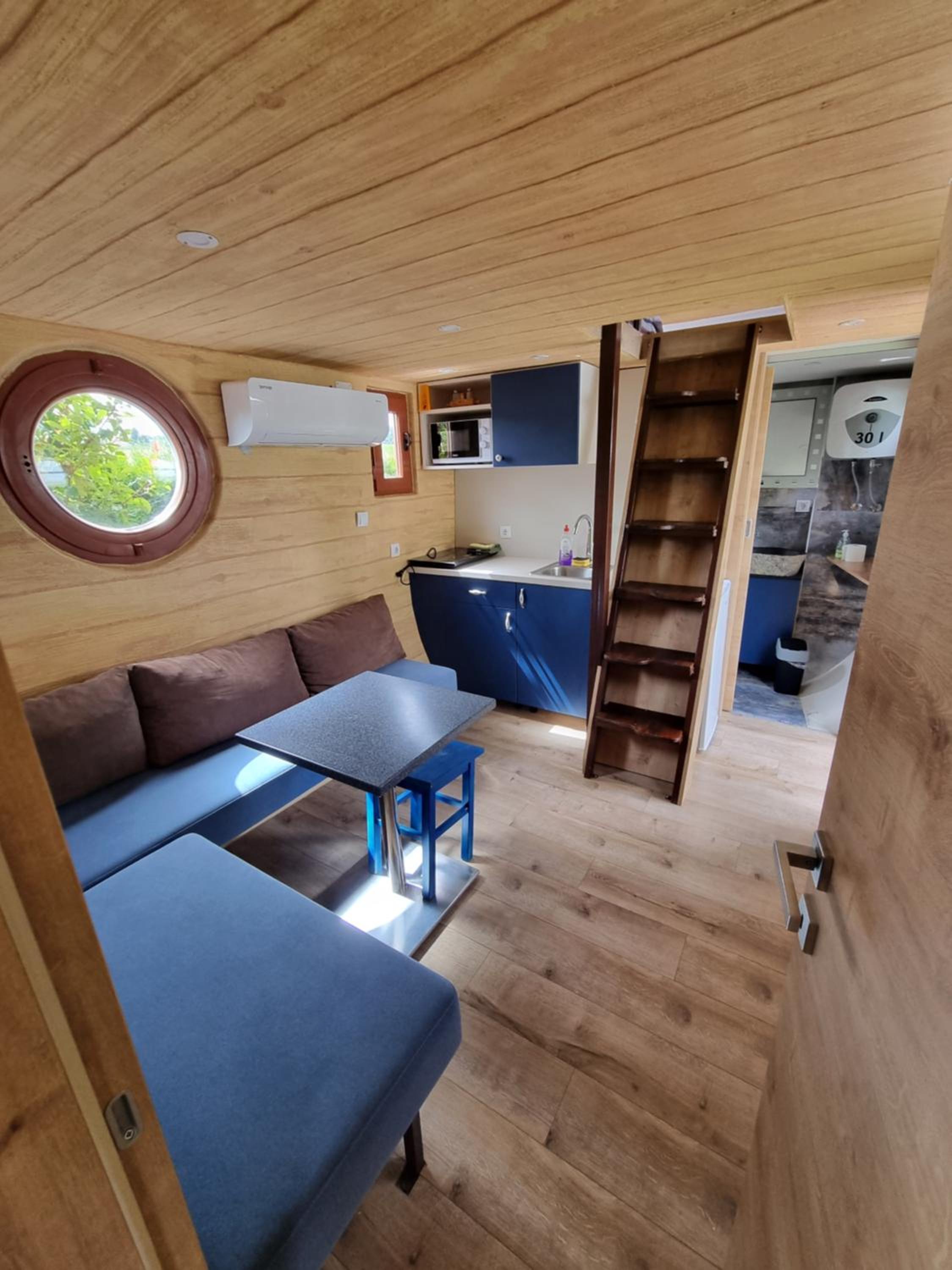 Mobile Home - Photo 1