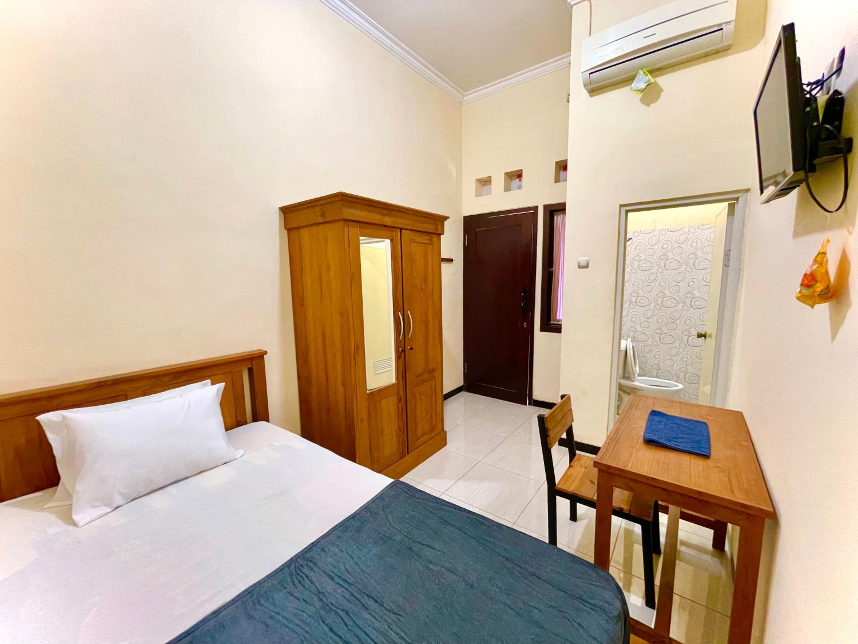 Double Room With Private Bathroom photo 3