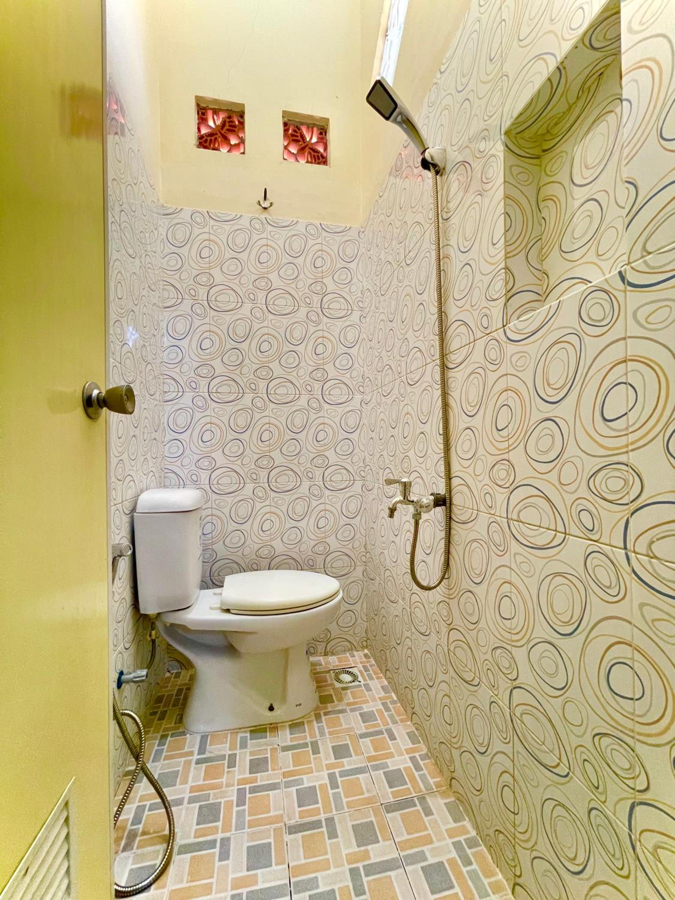 Single Room With Private Bathroom photo 3