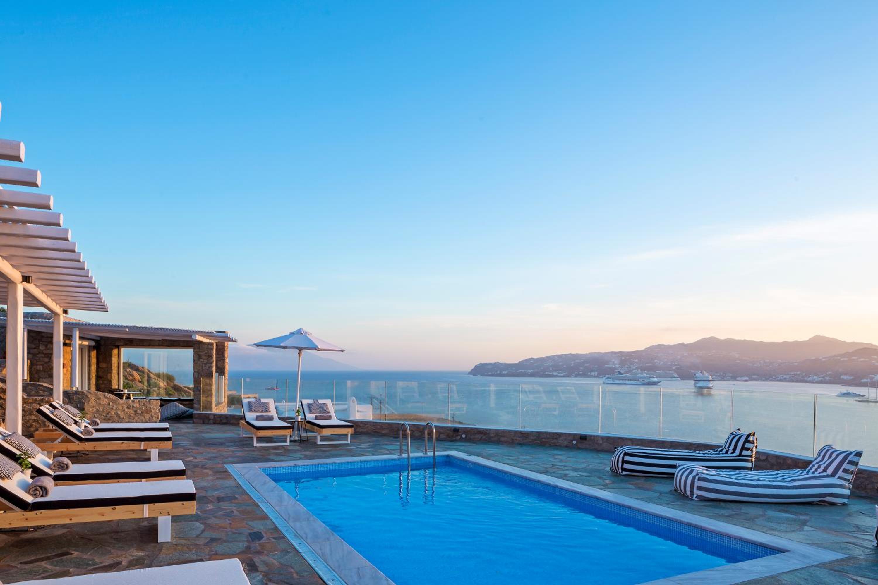 UpBeat Loft Suite Sea View with Sharing Pool - Photo 3