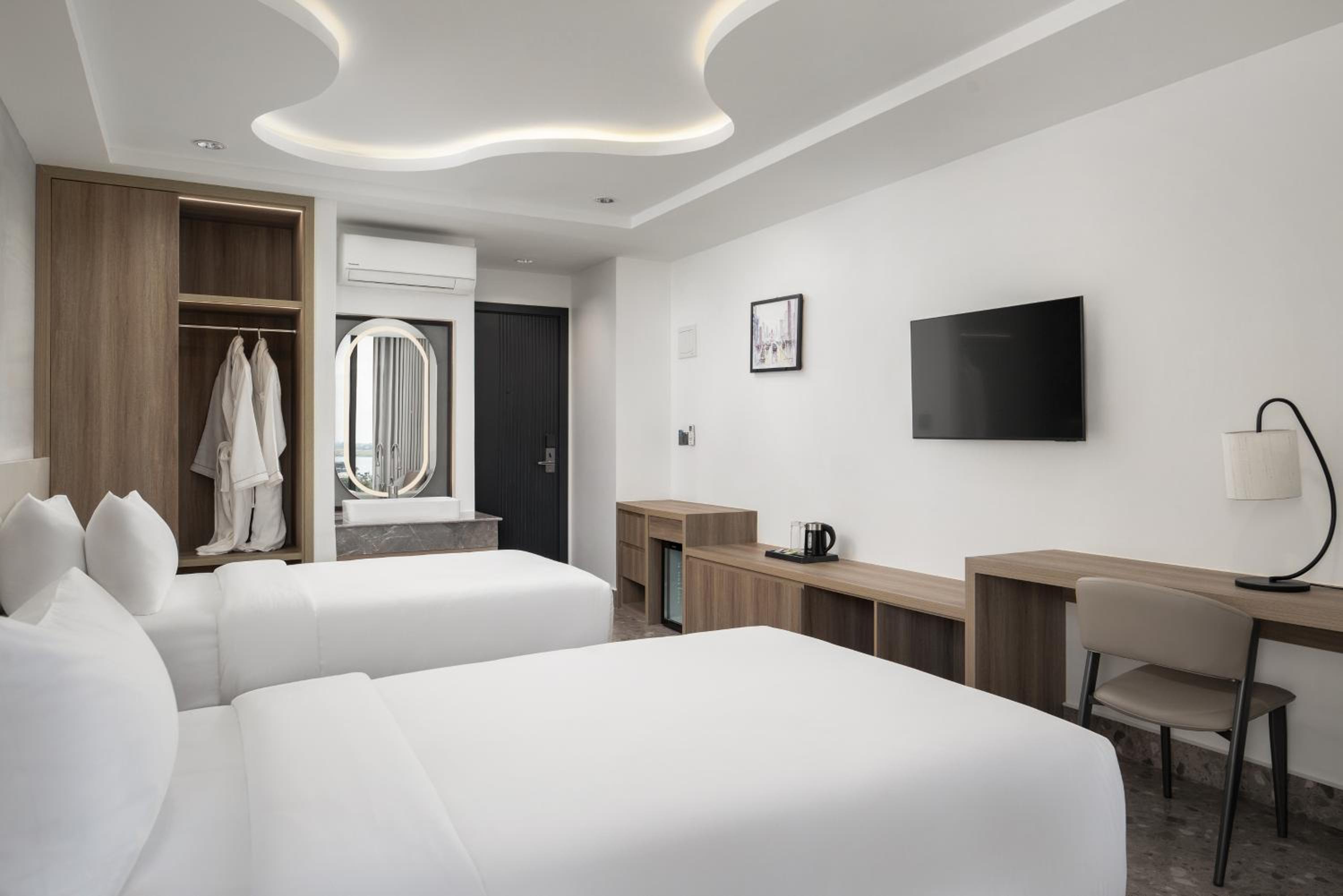 Premier Deluxe Twin Room - Photo 2