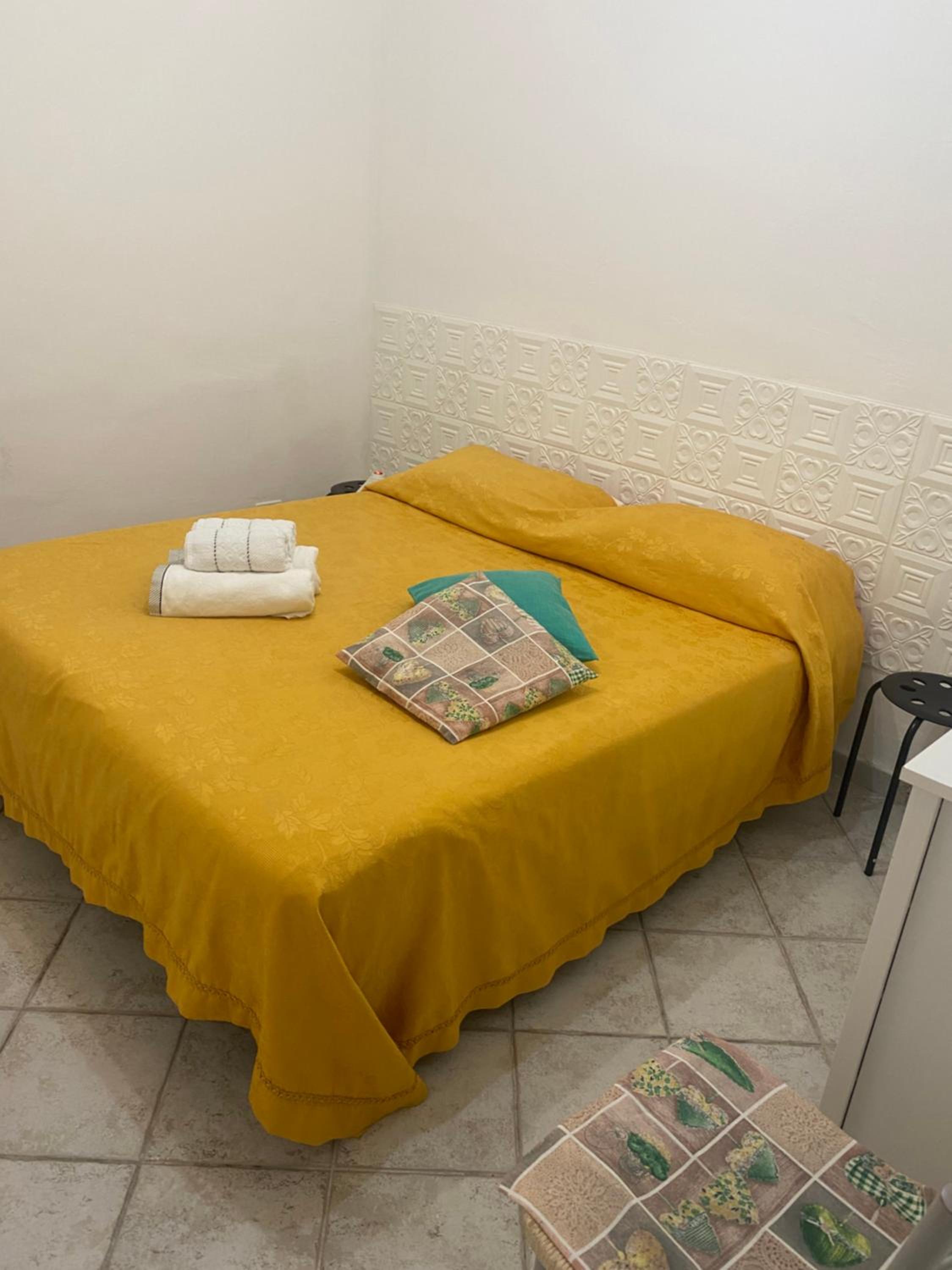 One-Bedroom House - Photo 1