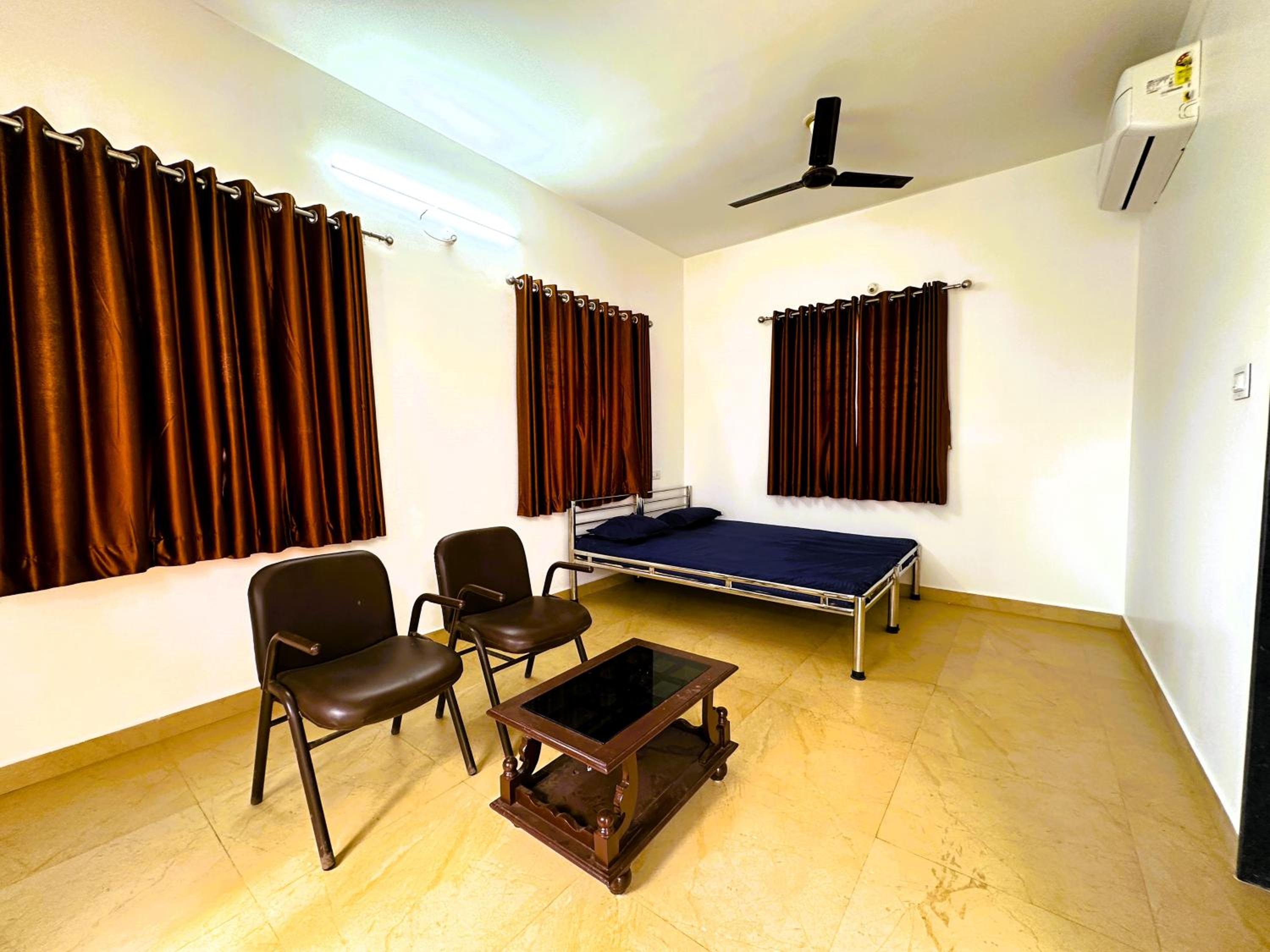 Deluxe Room - Photo 2