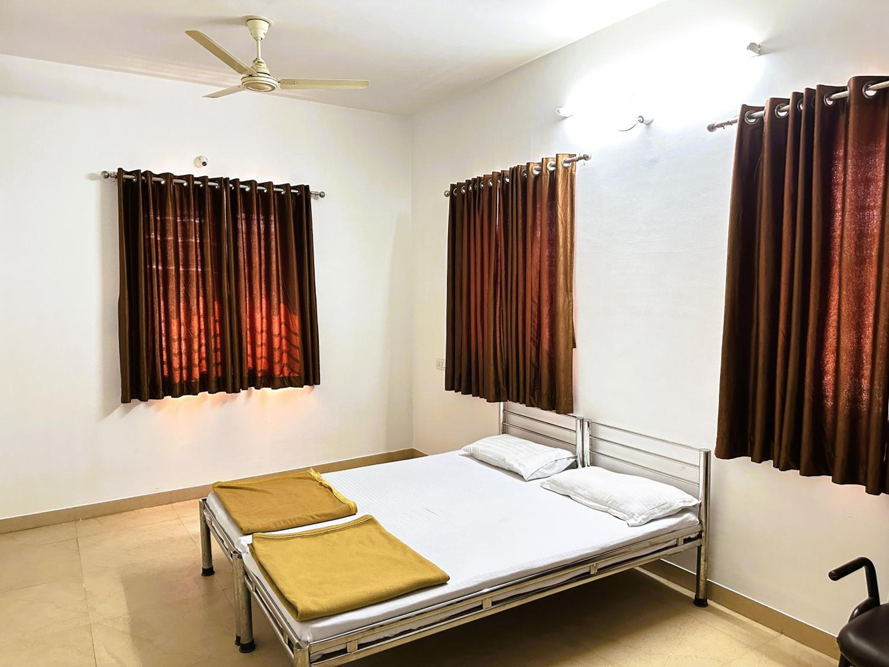 Deluxe Room - Photo 6