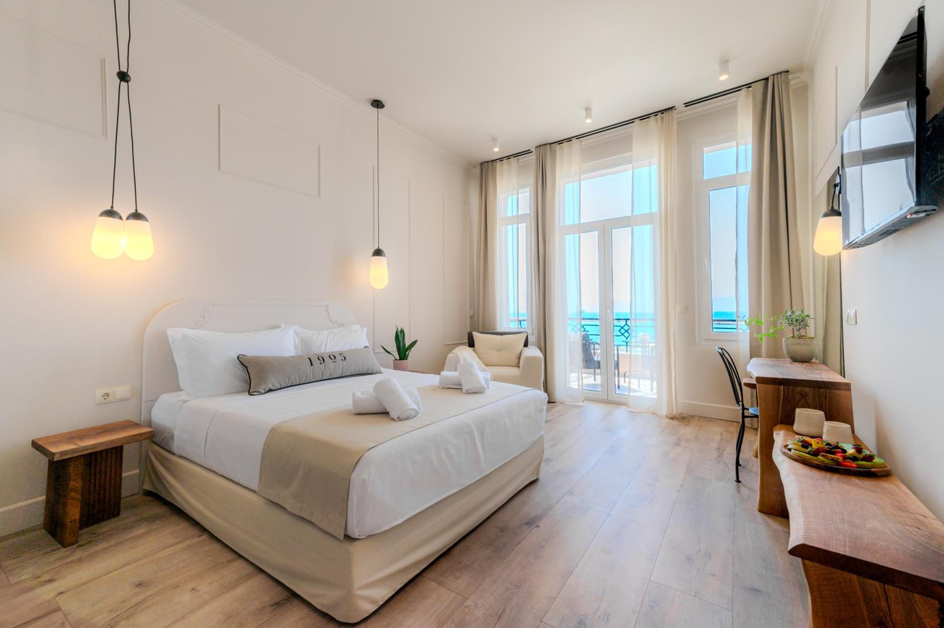 Junior Suite with Balcony photo 1