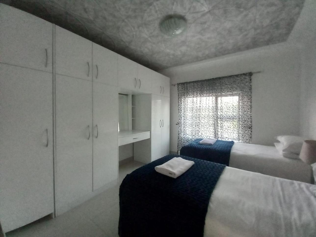 Deluxe Family Room - Photo 9