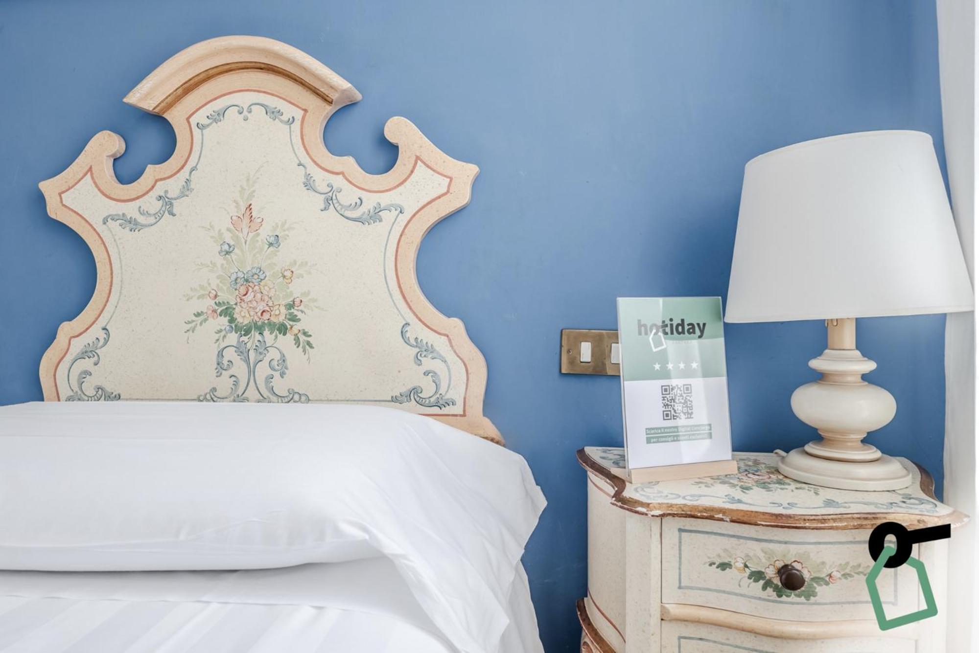 Standard Queen Room photo 2