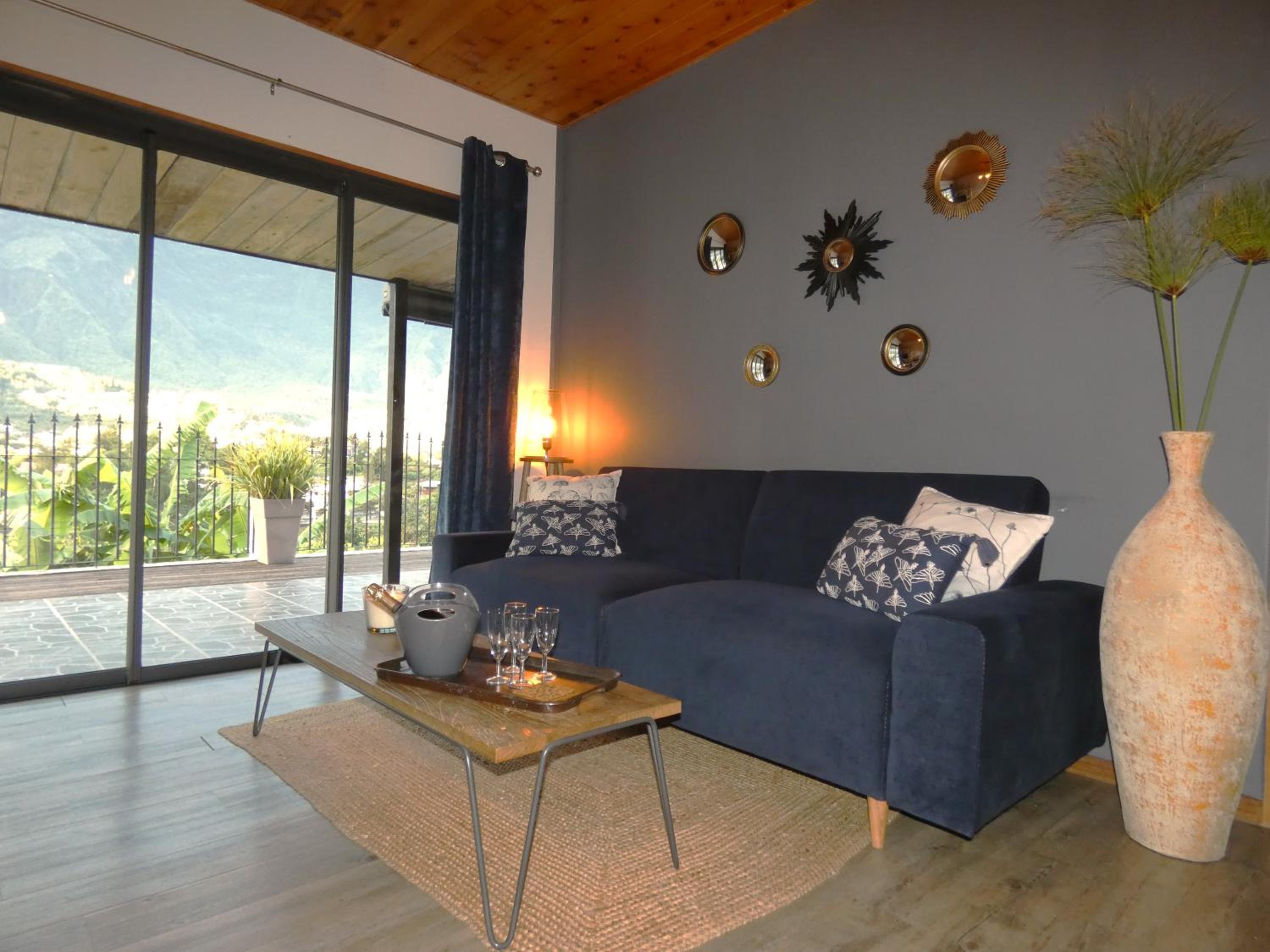 Three-Bedroom Villa photo 1