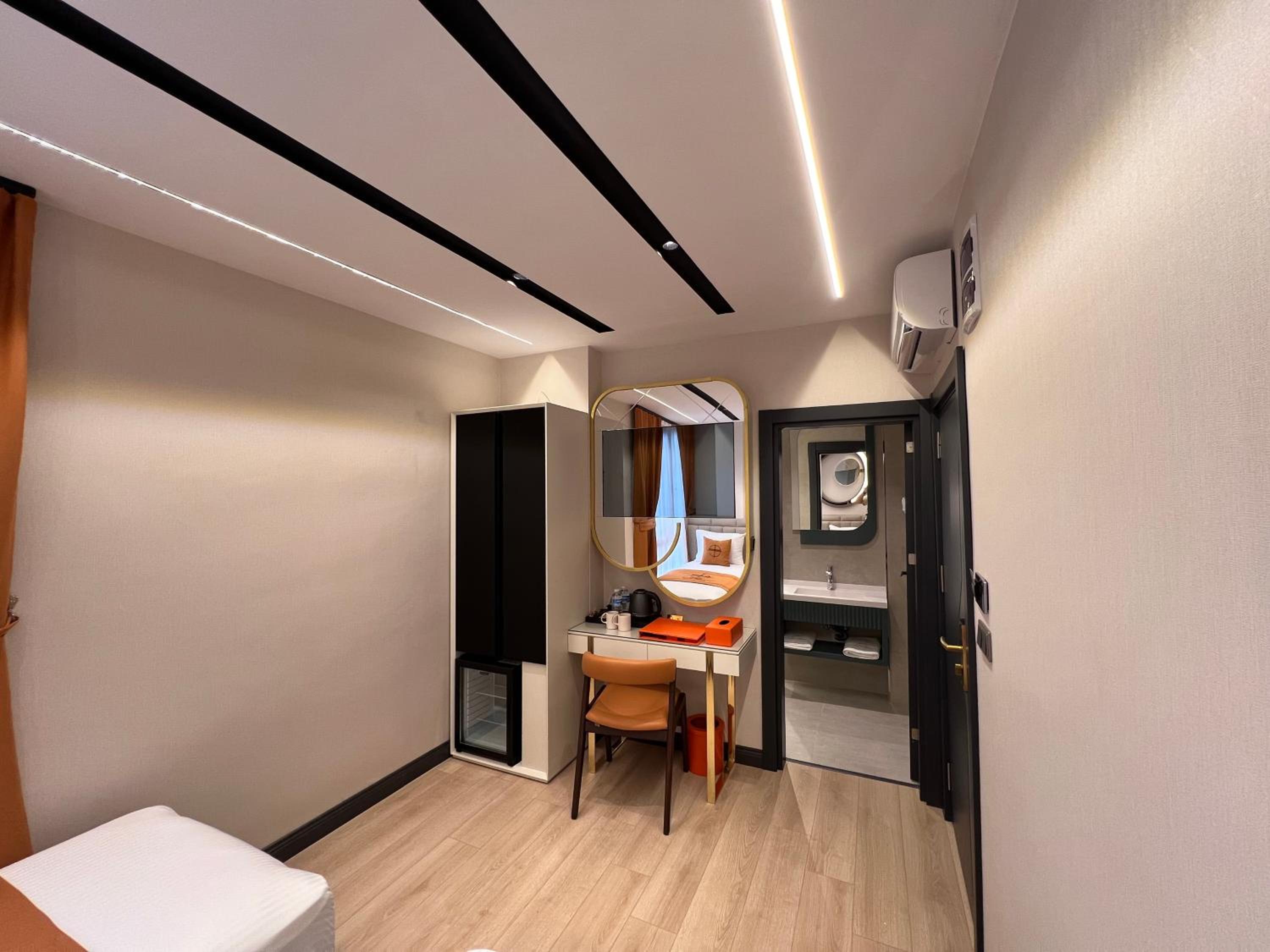 Standard Twin Room photo 3