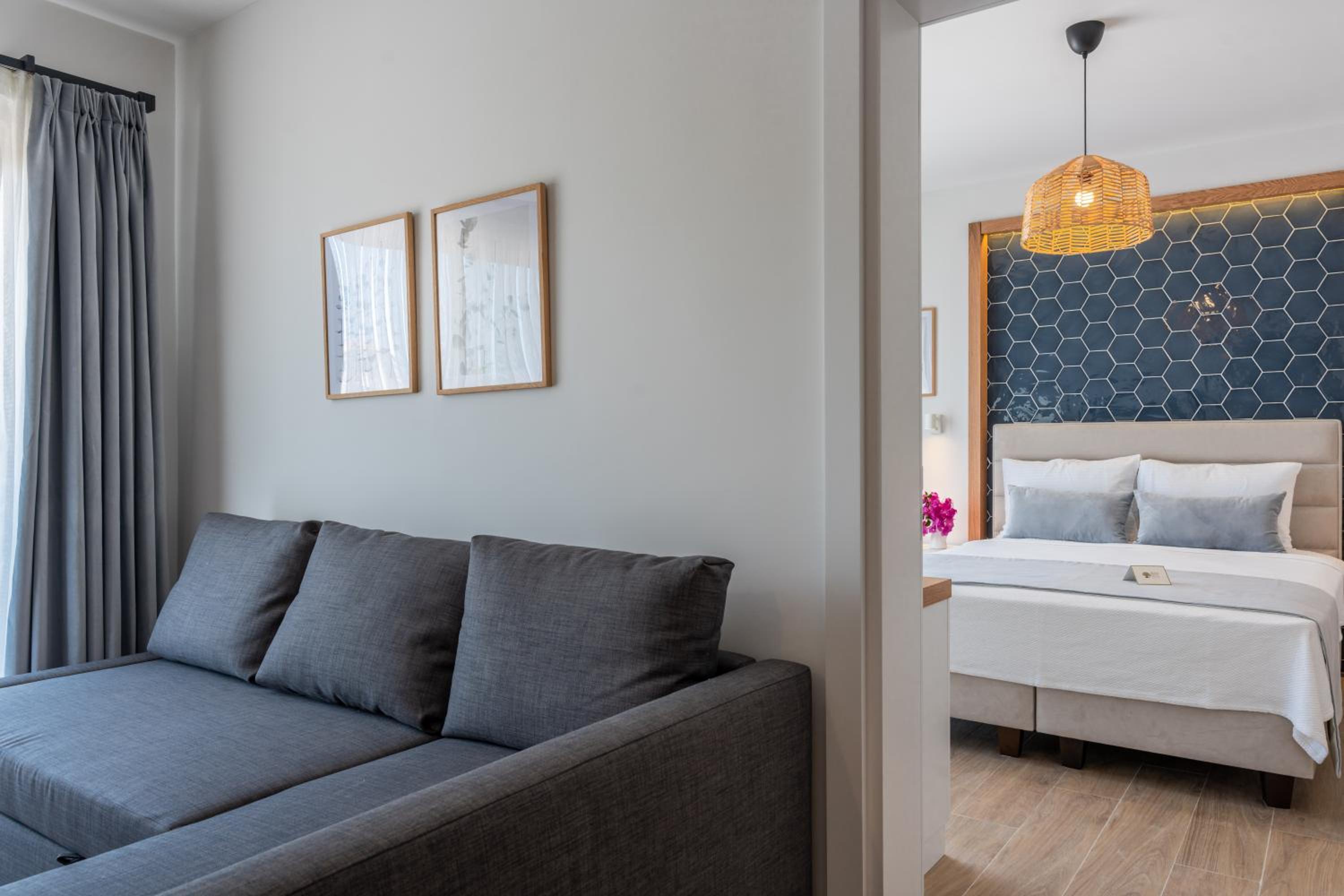 Premium Quadruple Room - Photo 11