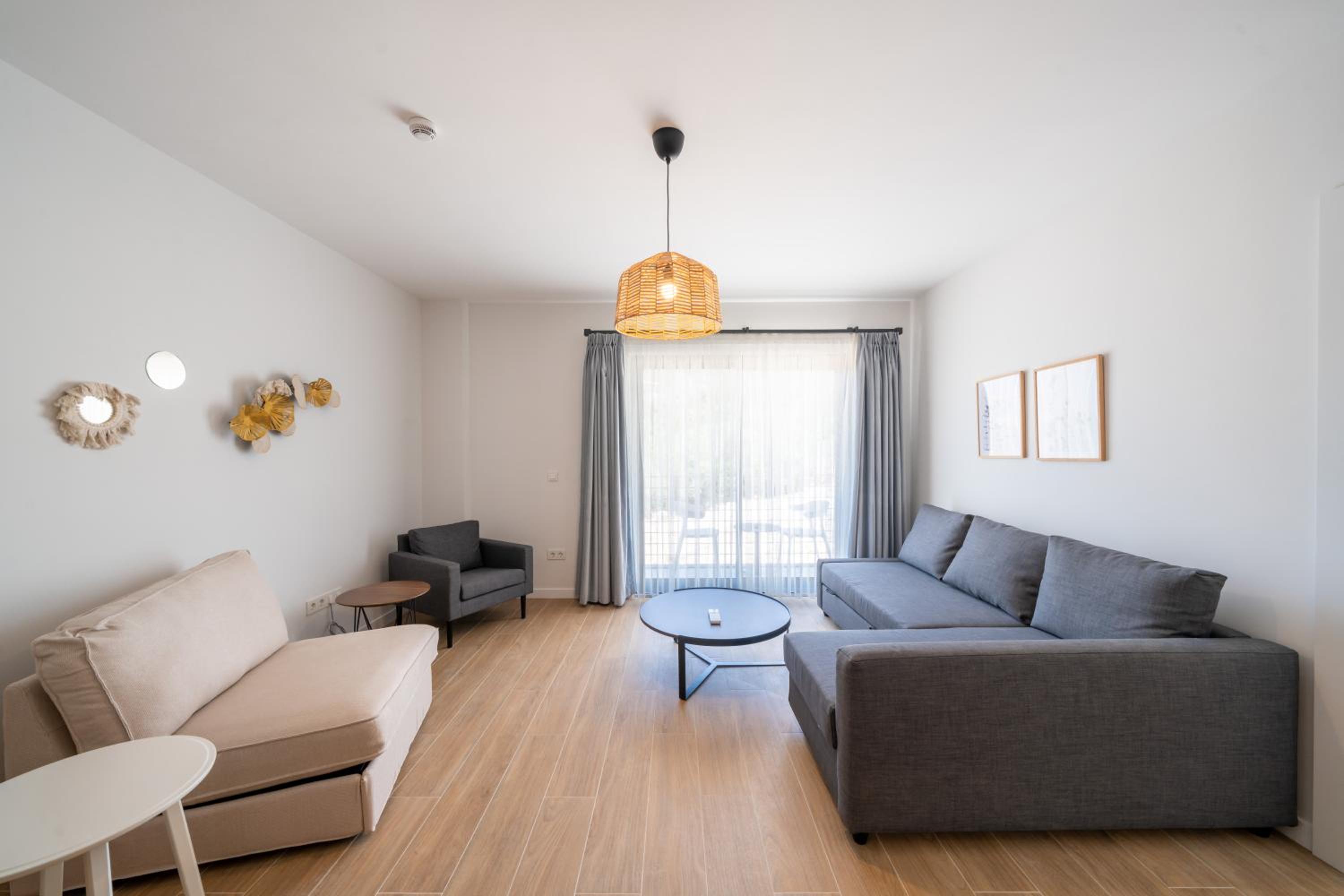 Premium Quadruple Room - Photo 12