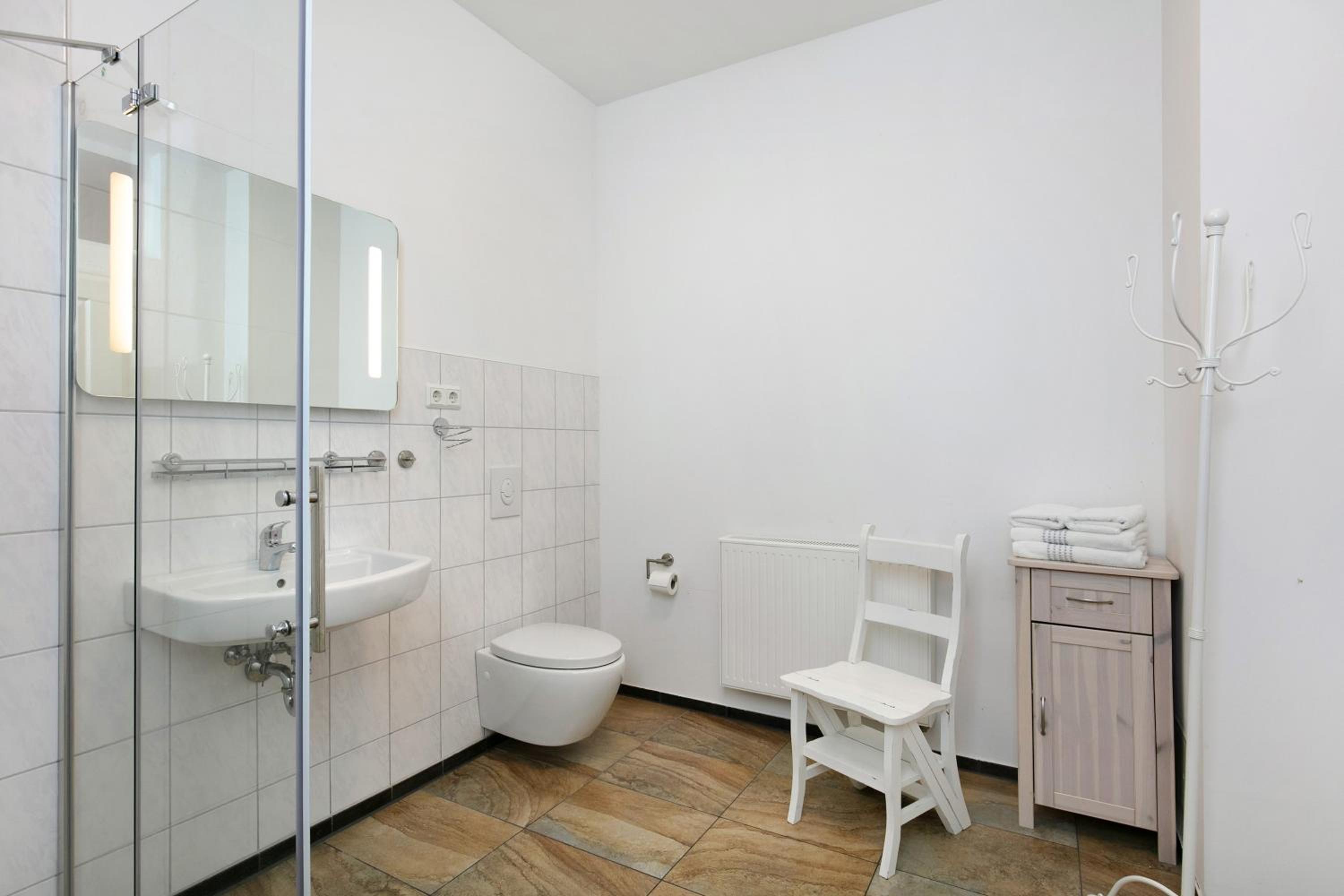 Two-Bedroom Deluxe Apartment with Garden View photo 2