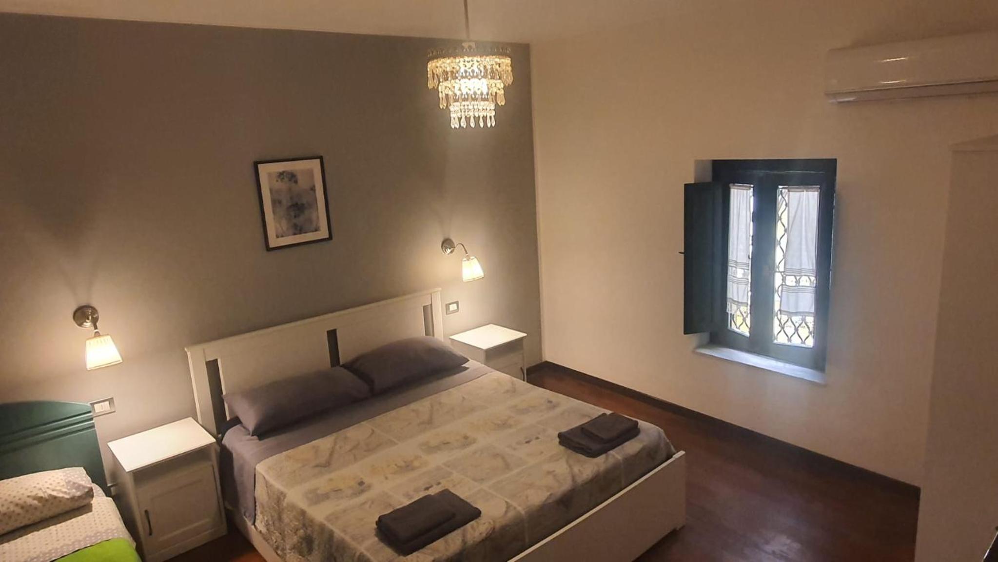 One-Bedroom House - Photo 11