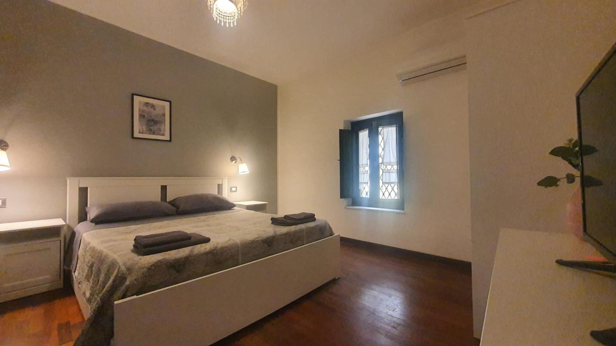 One-Bedroom House - Photo 17