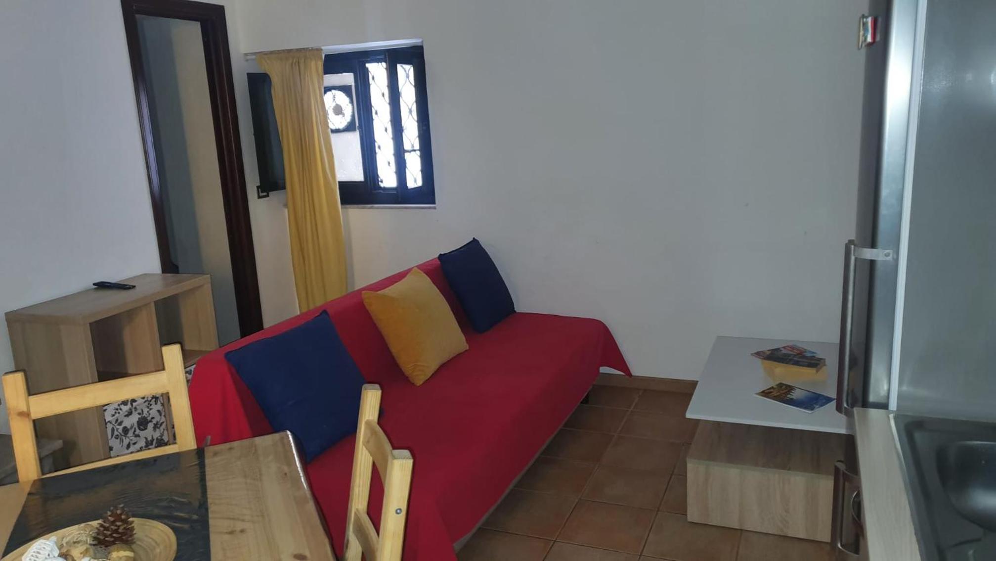 One-Bedroom House - Photo 12