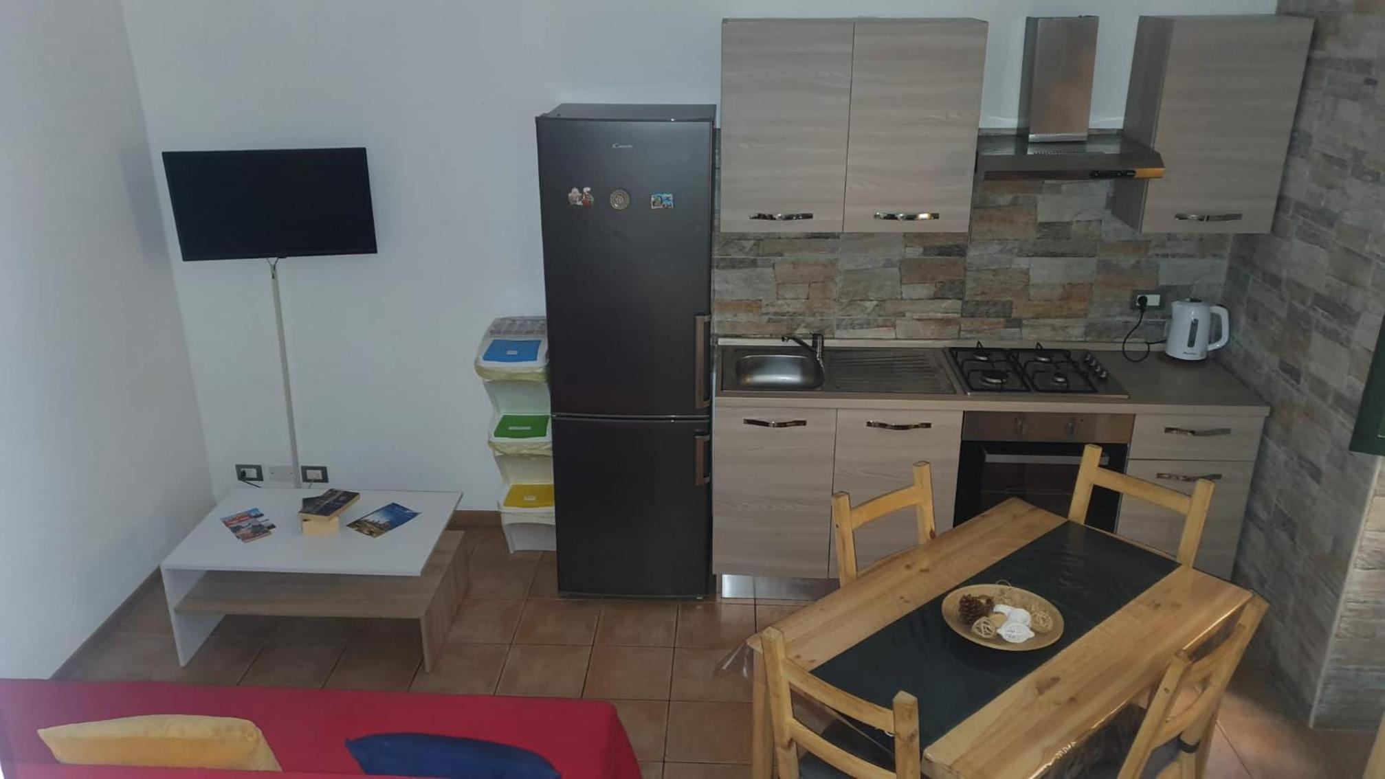 One-Bedroom House - Photo 10