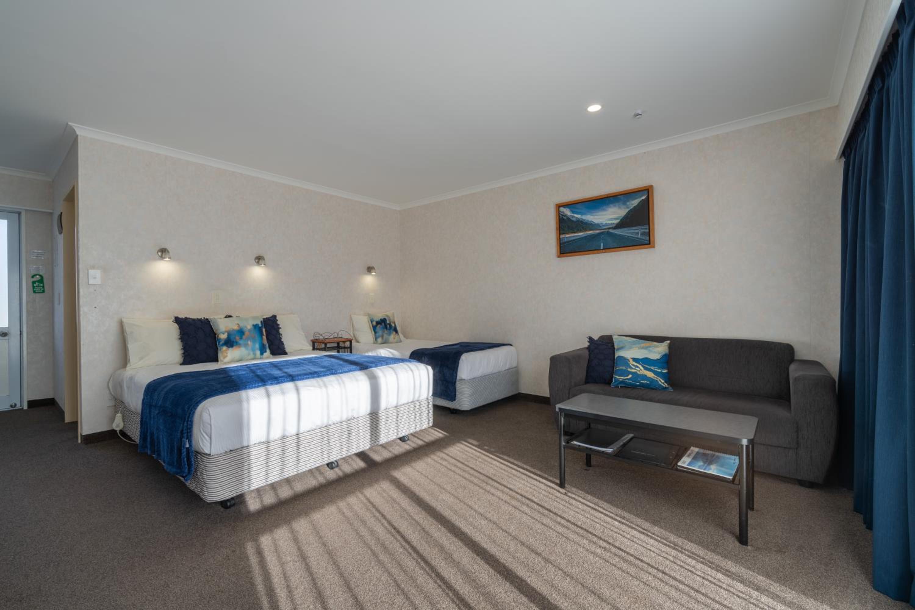 Twin Room - Photo 1
