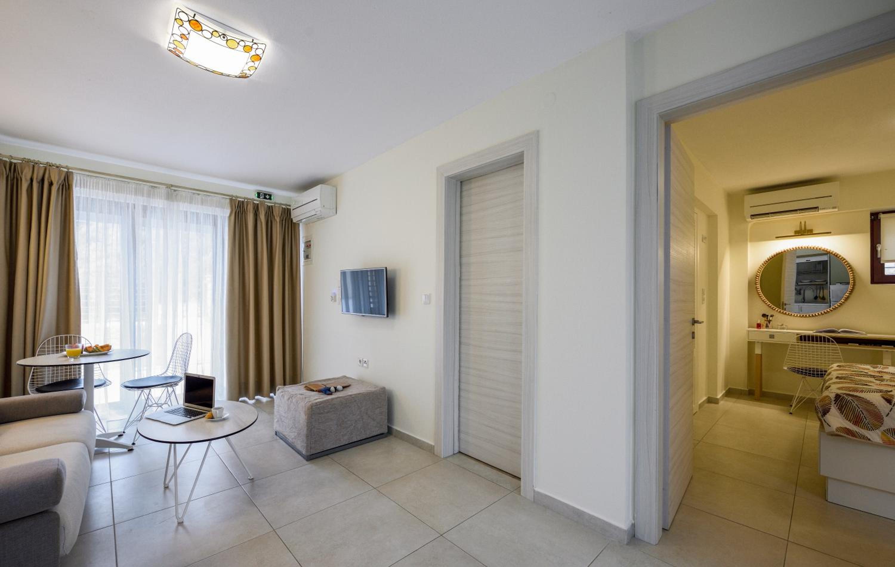 Apartment with Garden View - Ground Floor