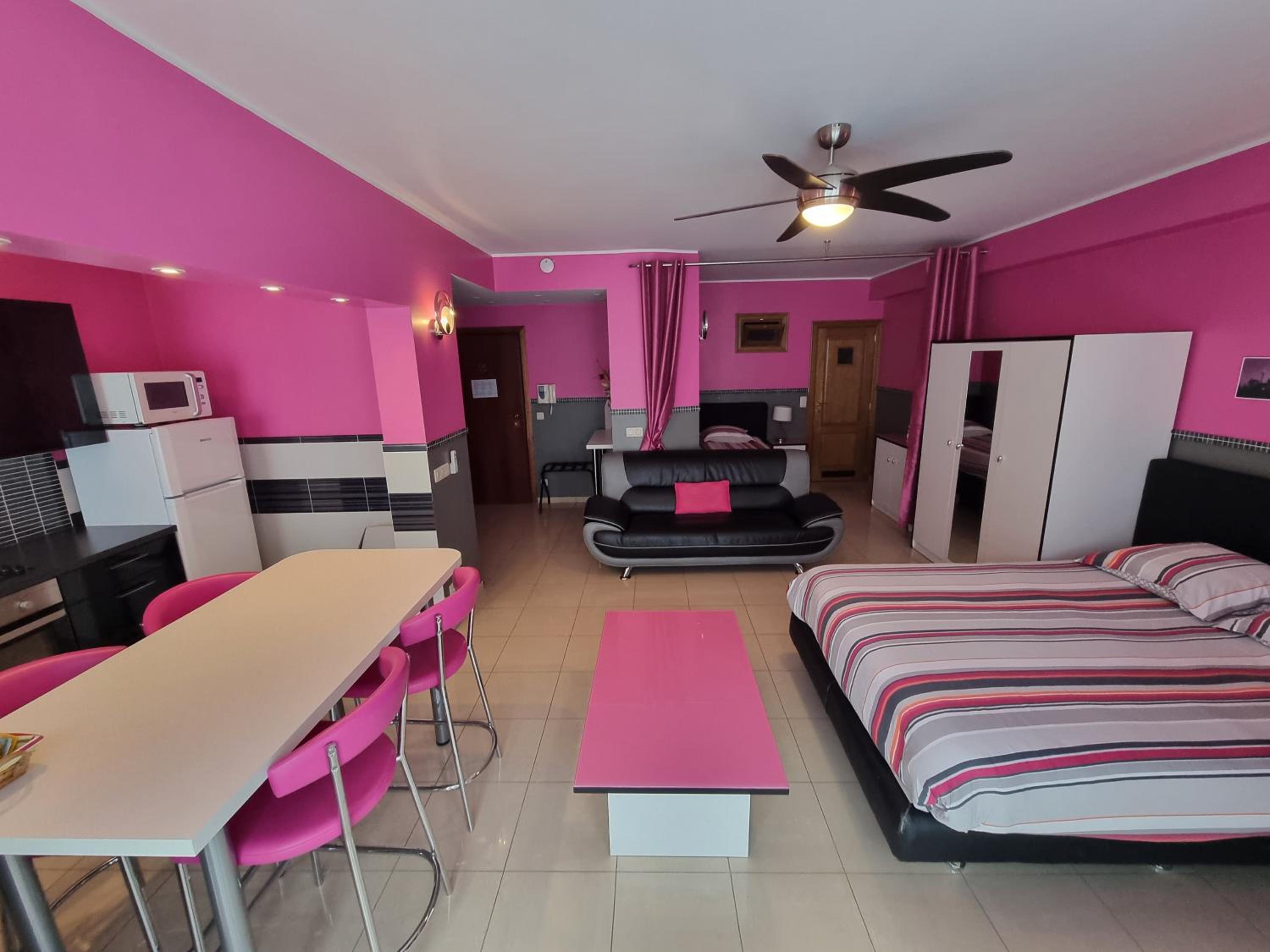 Apartment photo 2