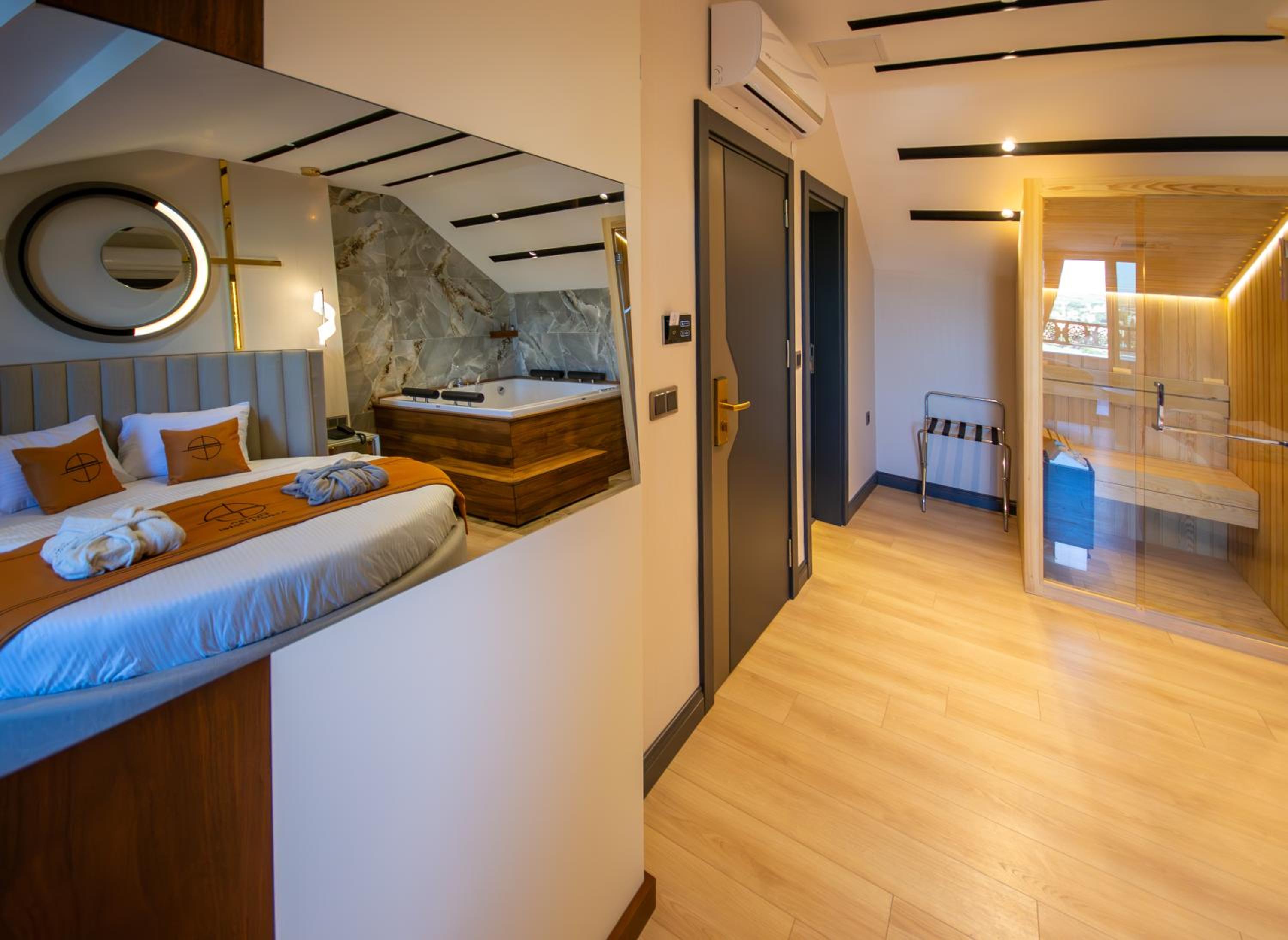 King Suite photo 3