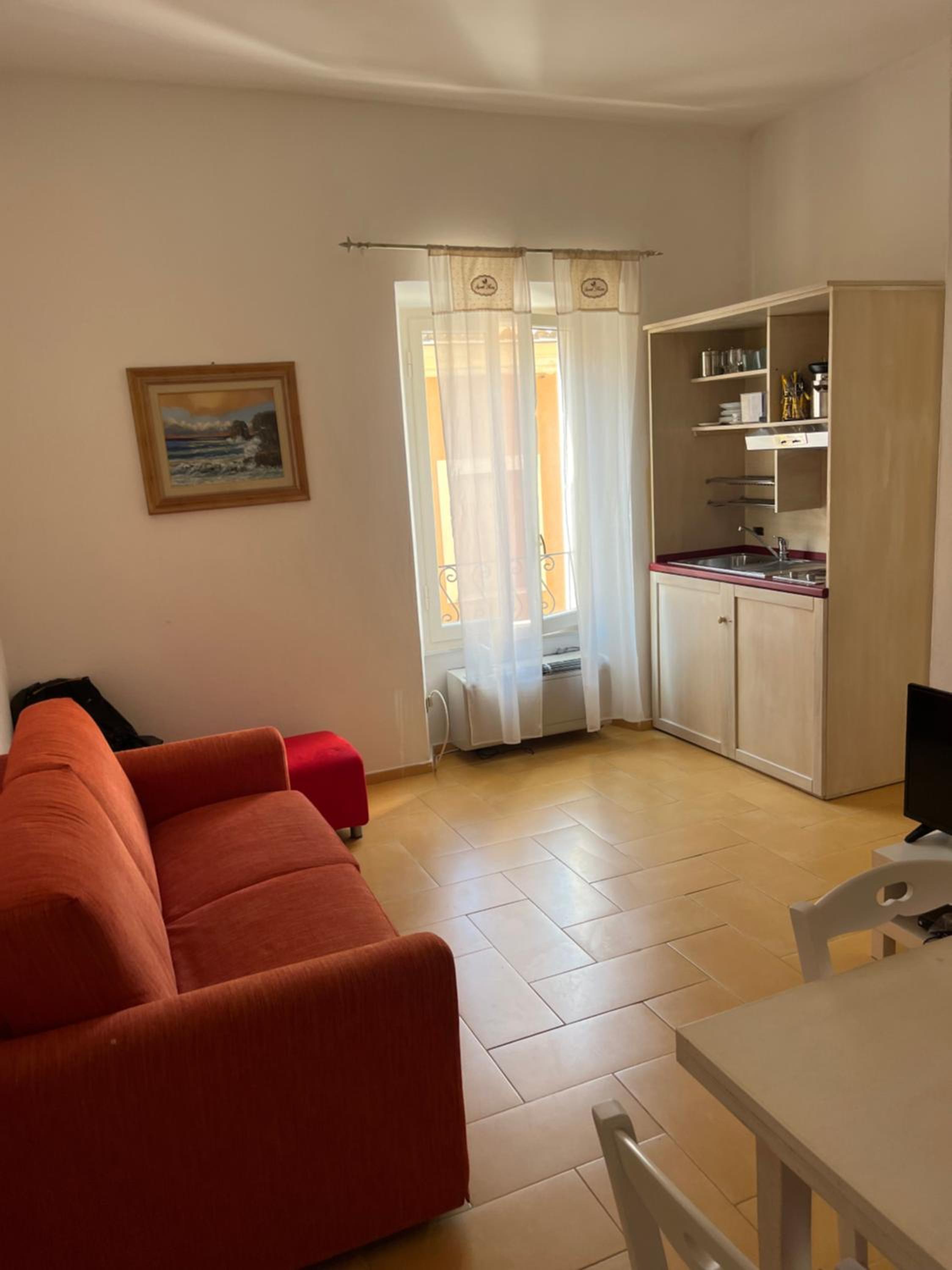 One-Bedroom Apartment