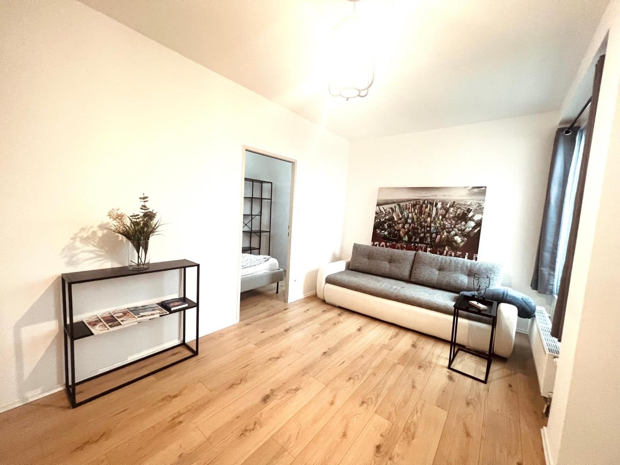 One-Bedroom Apartment photo 1