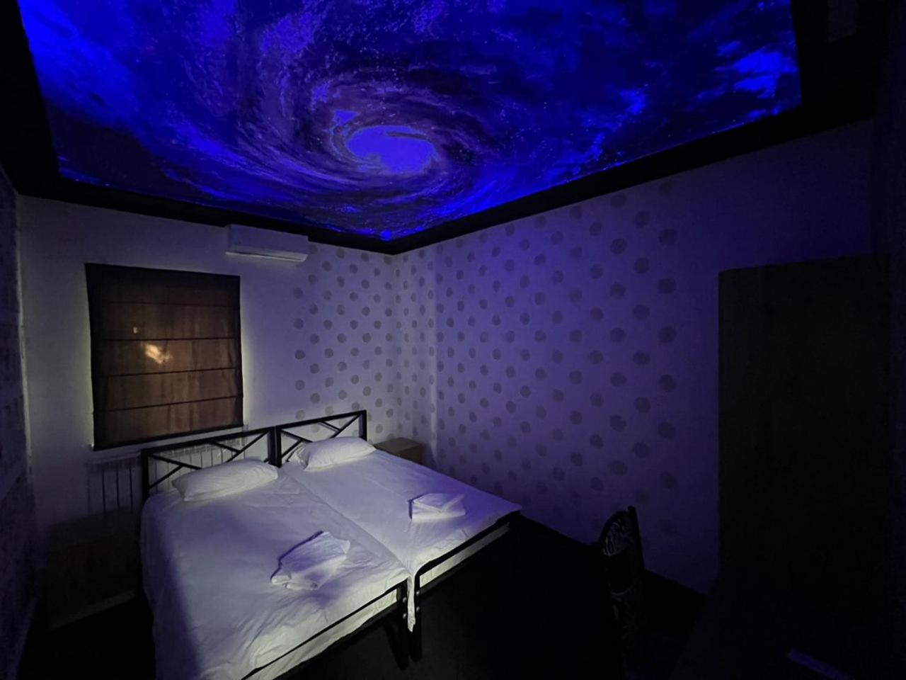 Double Room with Shared Bathroom photo 1