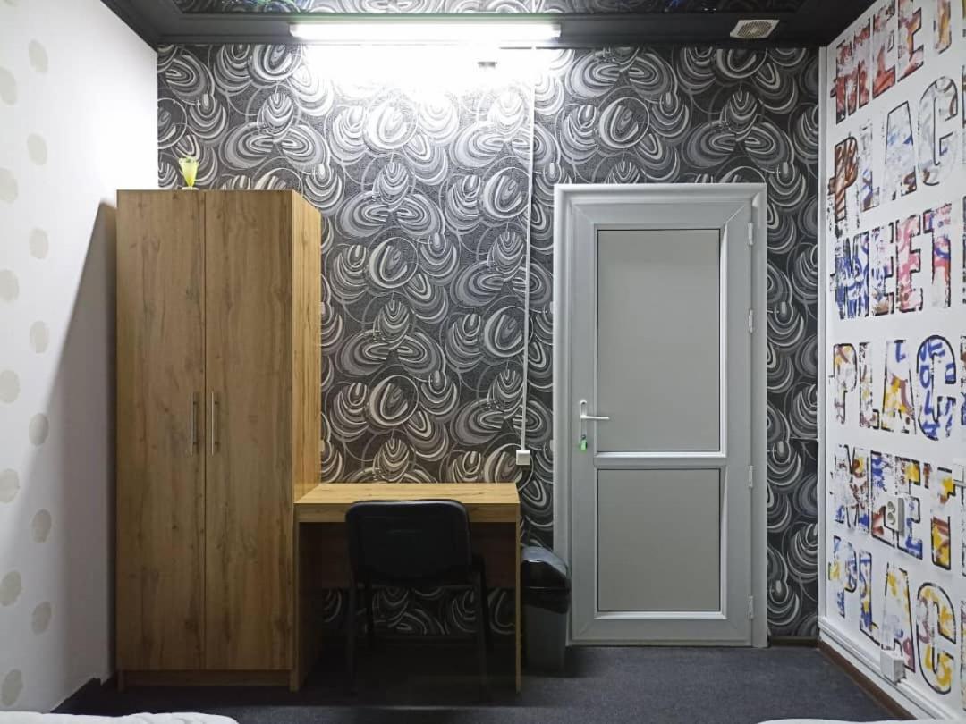 Double Room with Shared Bathroom photo 2