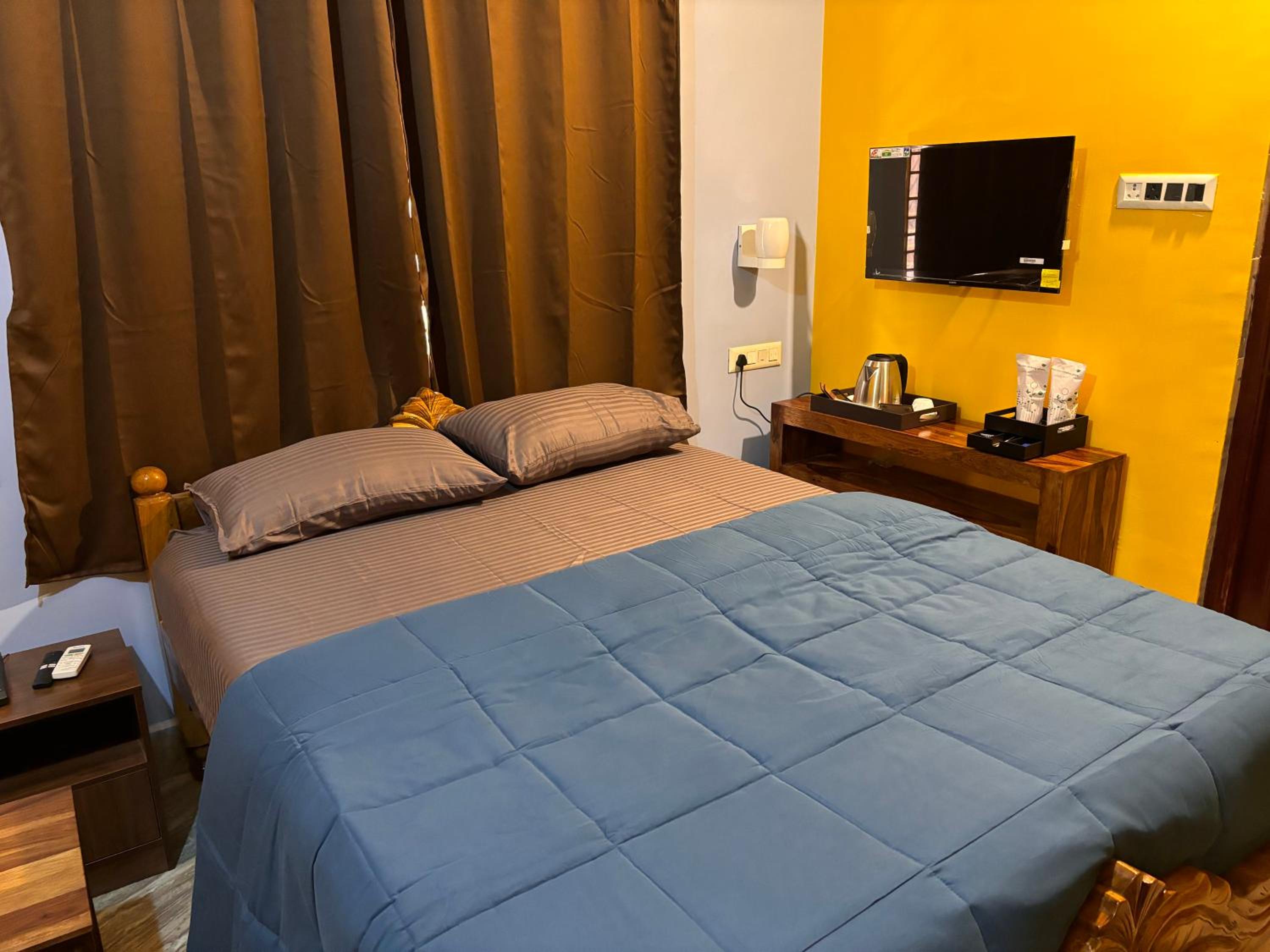 Deluxe Room - Photo 10