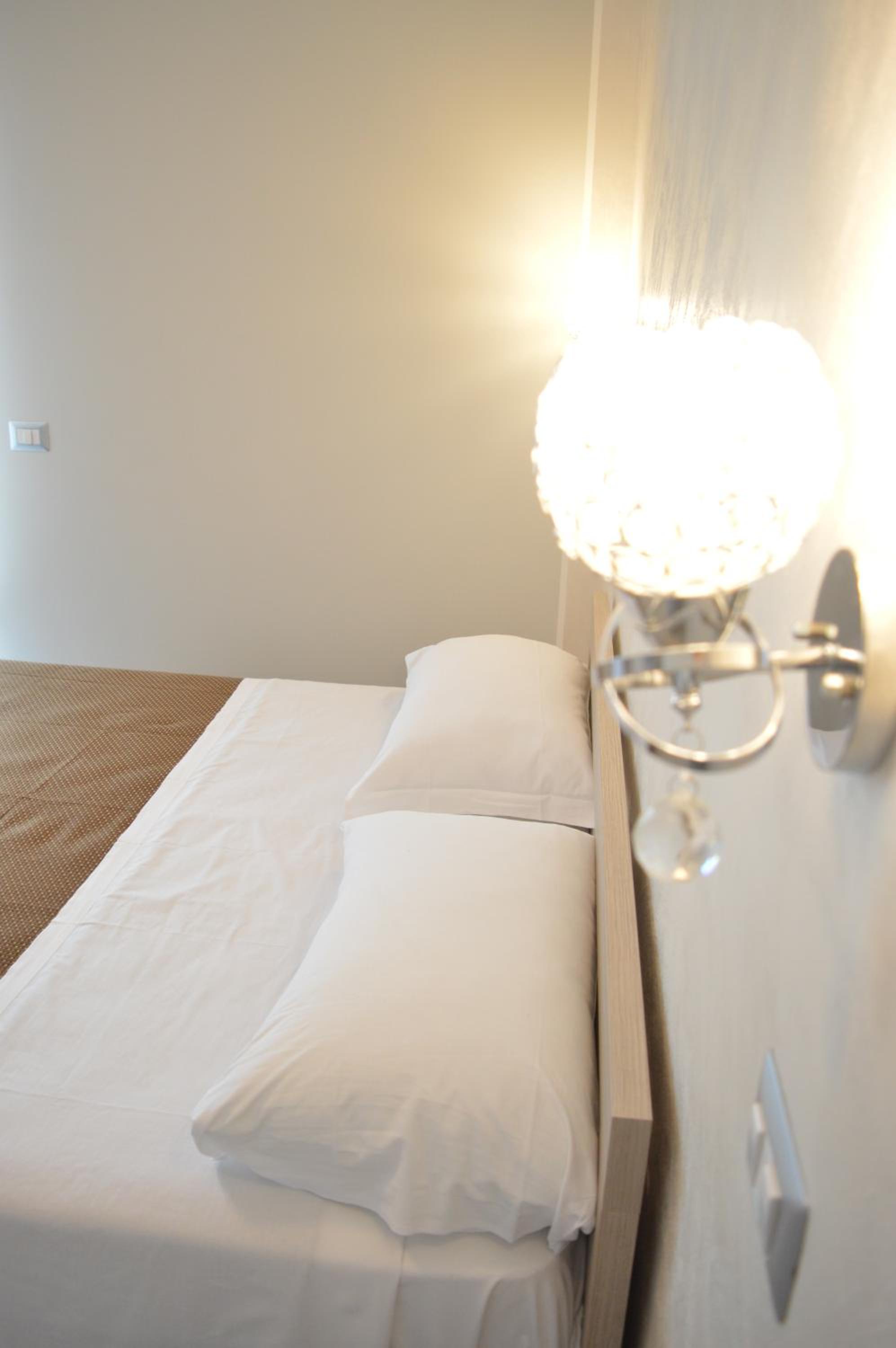 Double or Twin Room - Photo 2