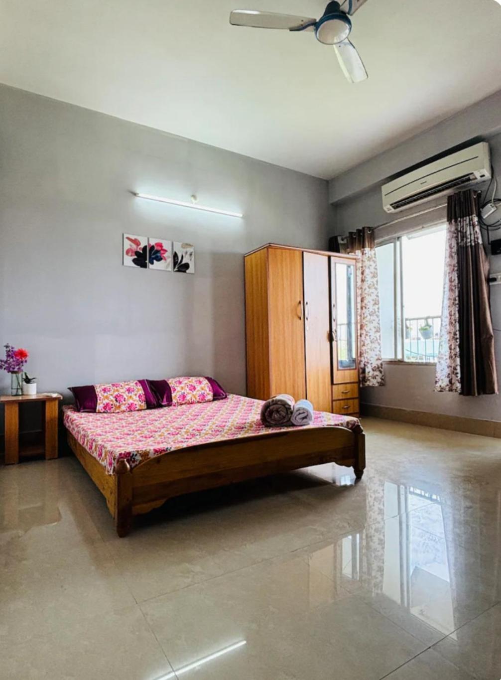 One-Bedroom Apartment photo 3