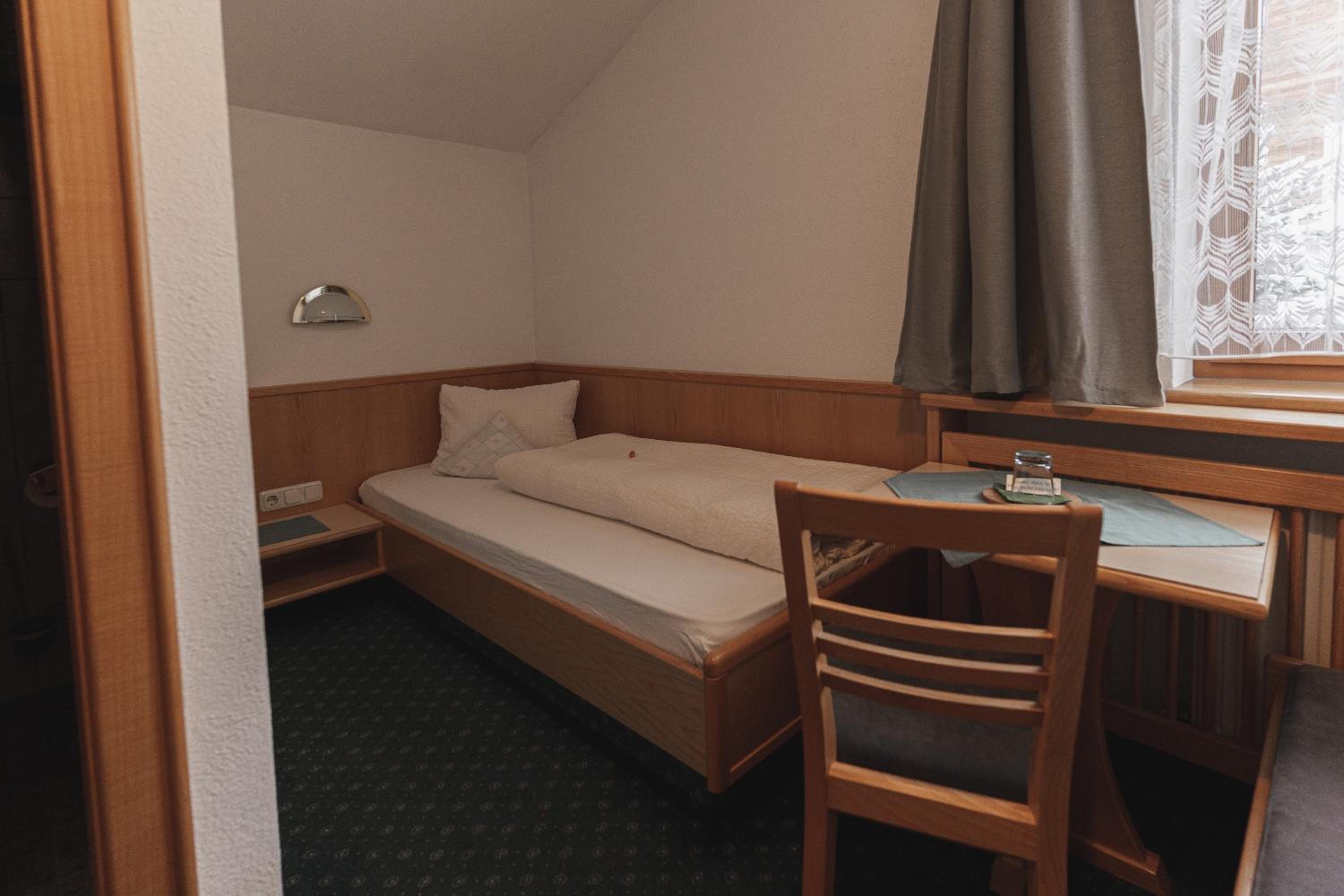 Single Room photo 2