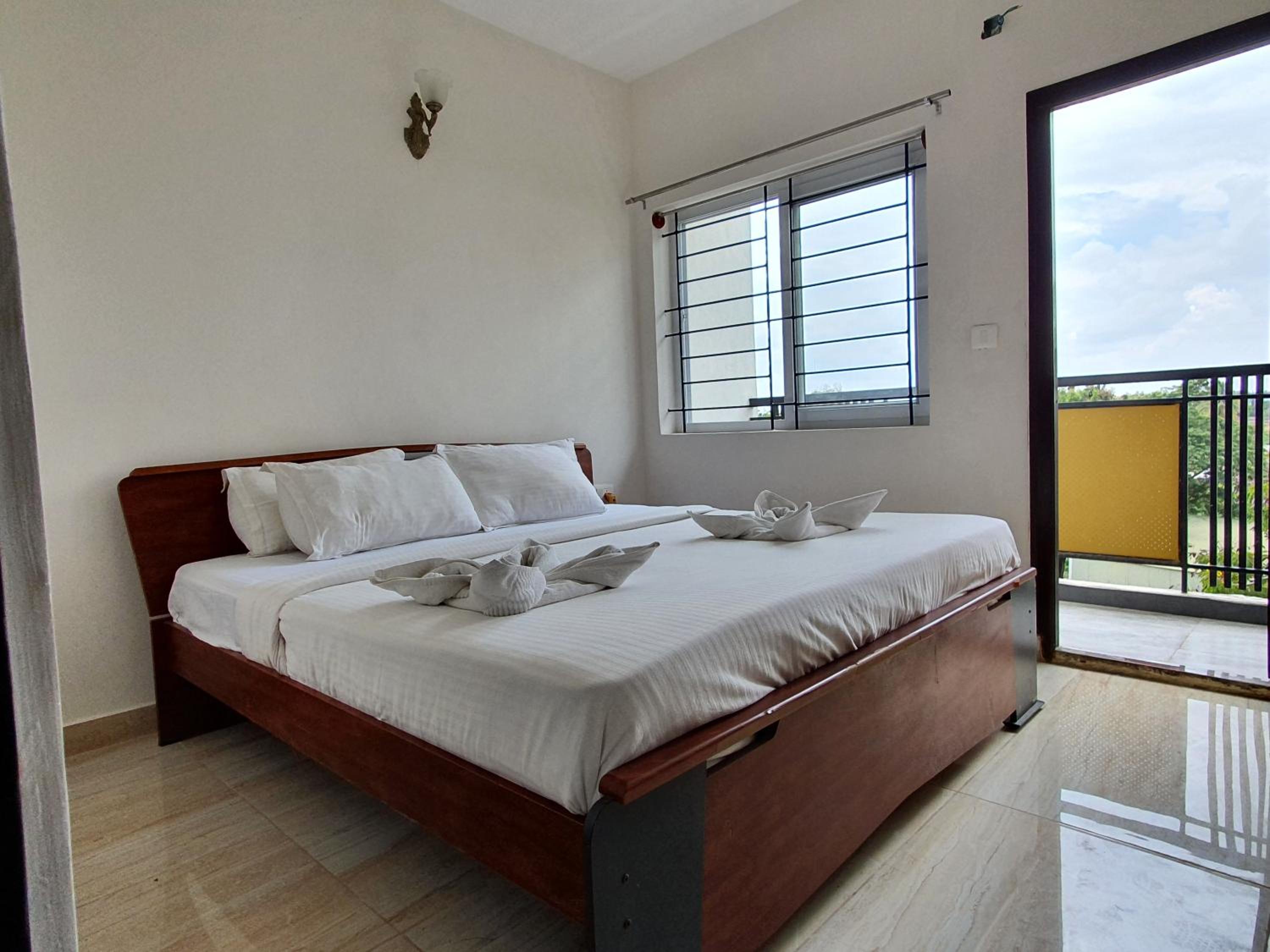 Three-Bedroom Deluxe Apartment