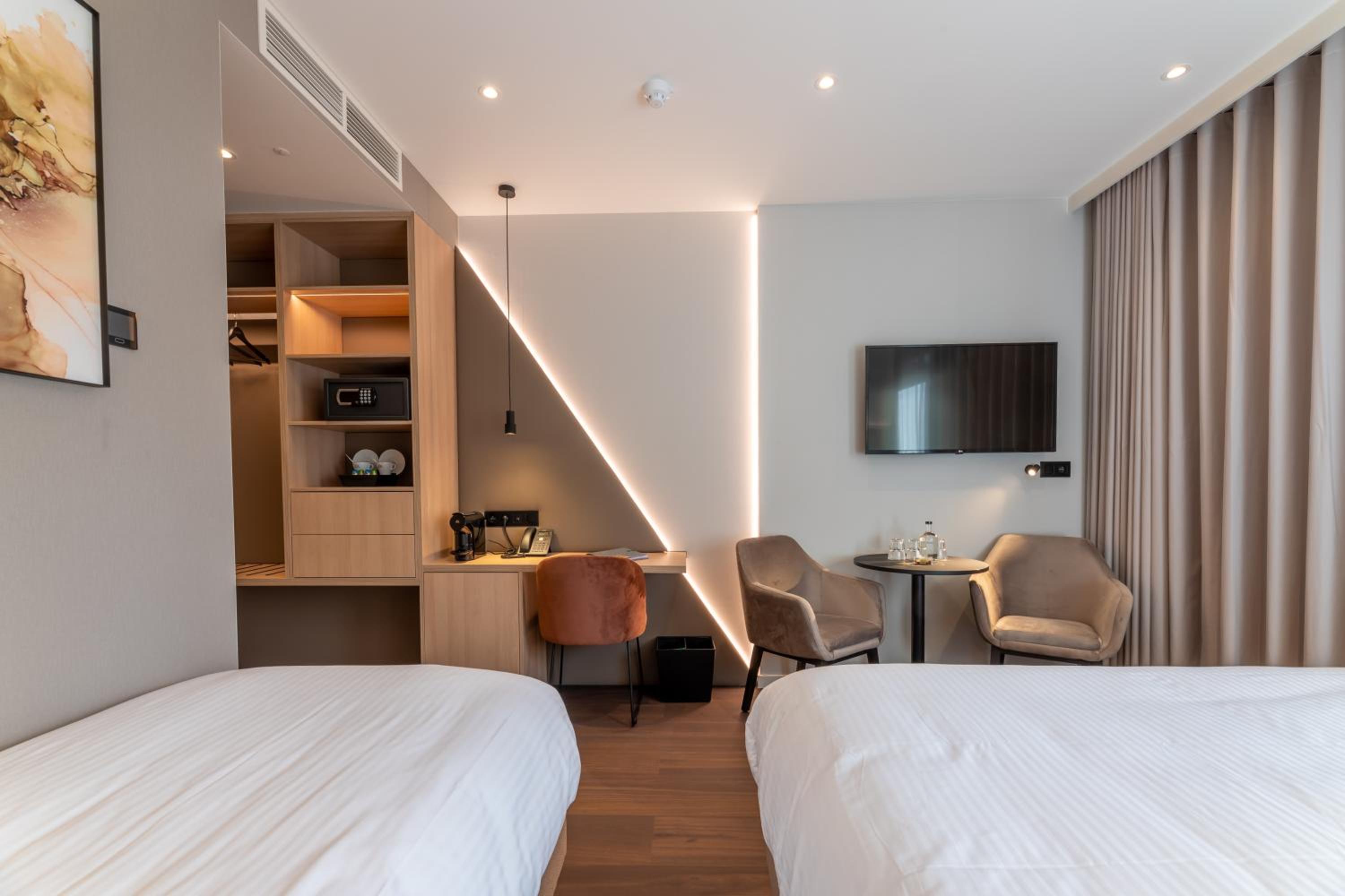 Deluxe Triple Room - Photo 5
